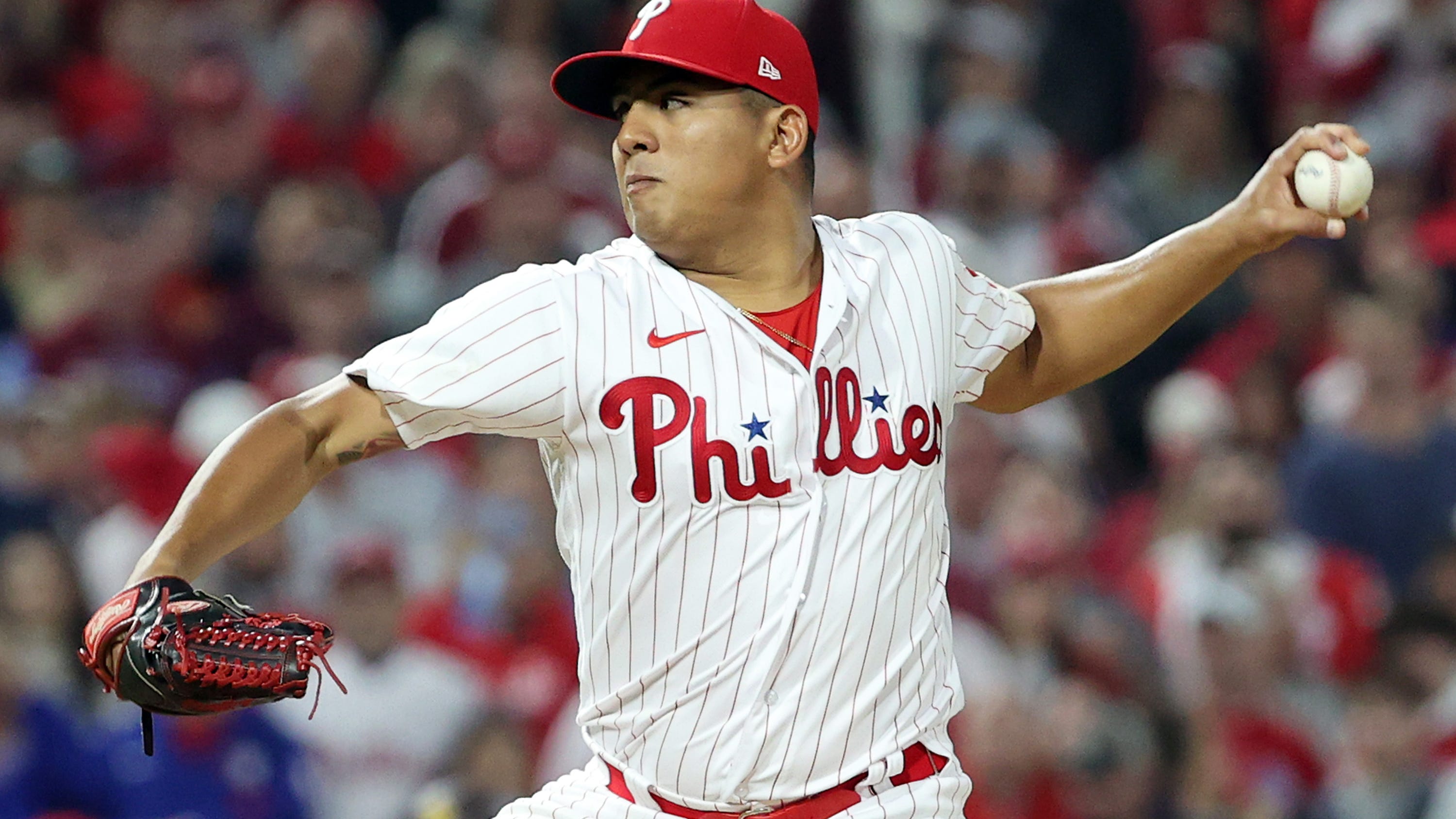 Phillies win pivotal Game 3 riding dominant team pitching effort