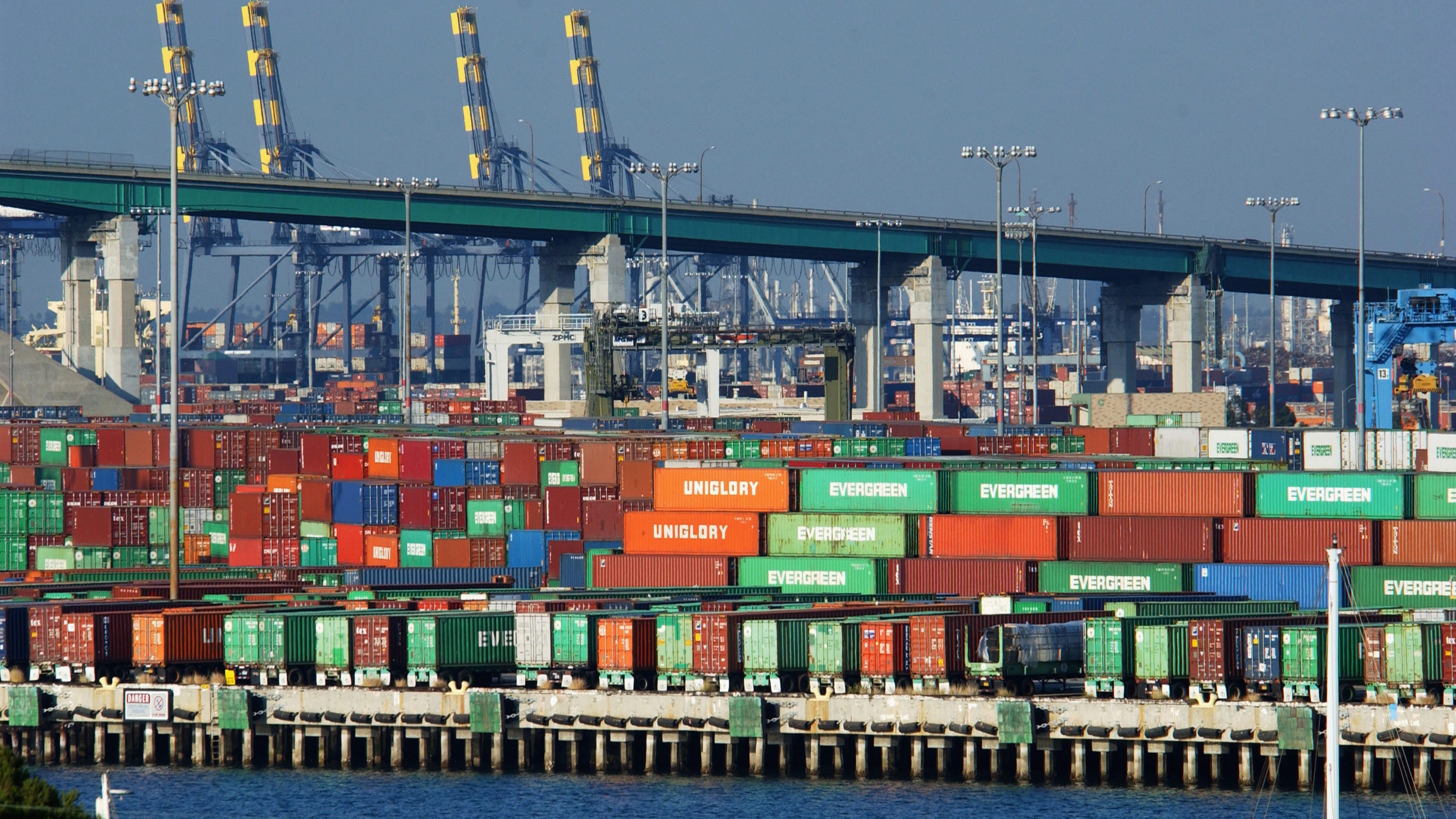 Port of L.A. works to clear backlog of trucks after system outage