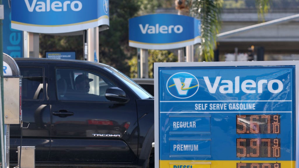 Oil giant Valero reports 500% profit increase amid sky-high gas prices