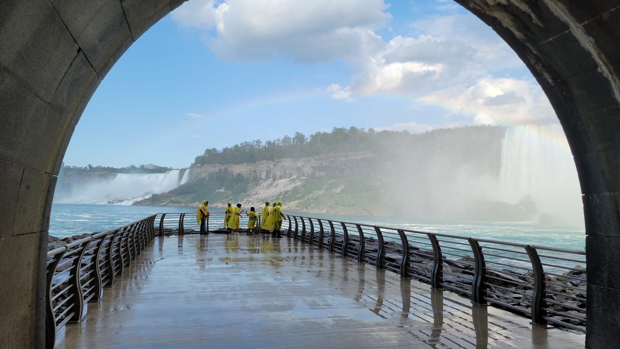 Secret tunnel under Niagara Falls revealed