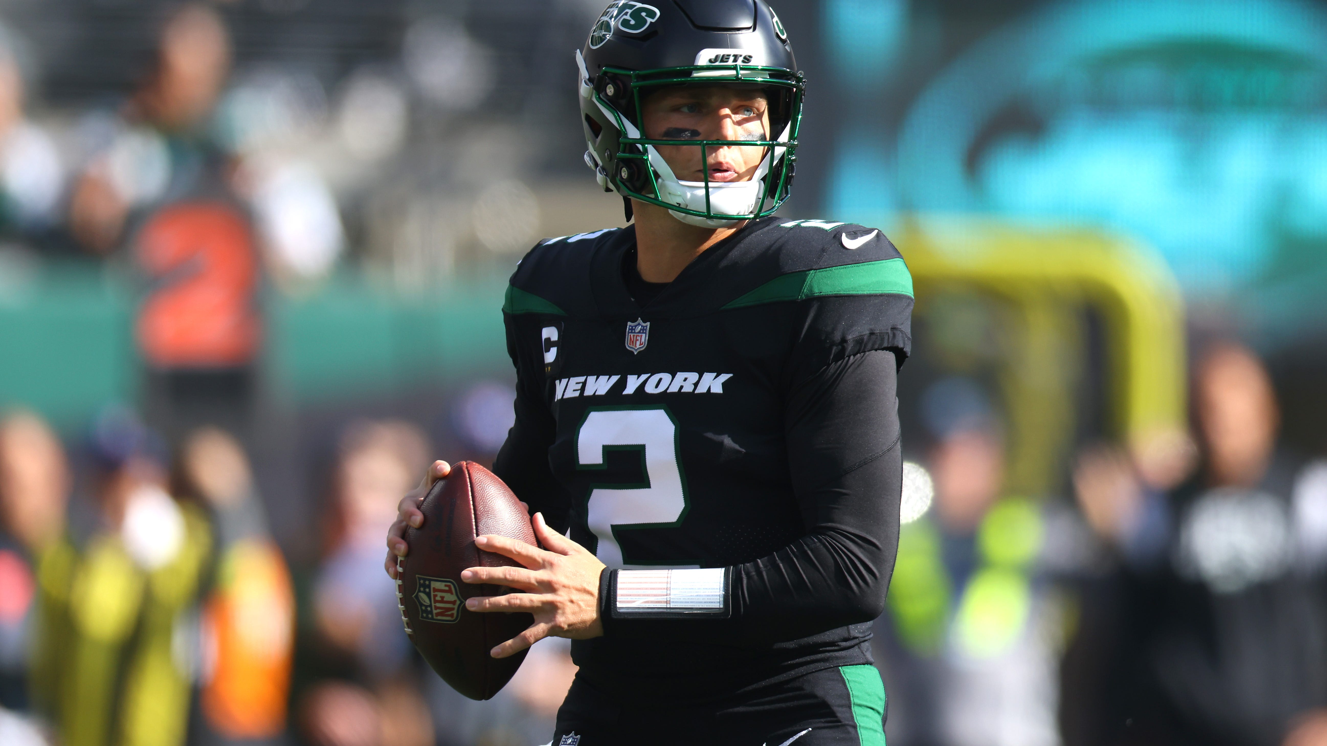 Boomer & Gio: Is Zach Wilson getting 'ripped behind the scenes' for poor play?