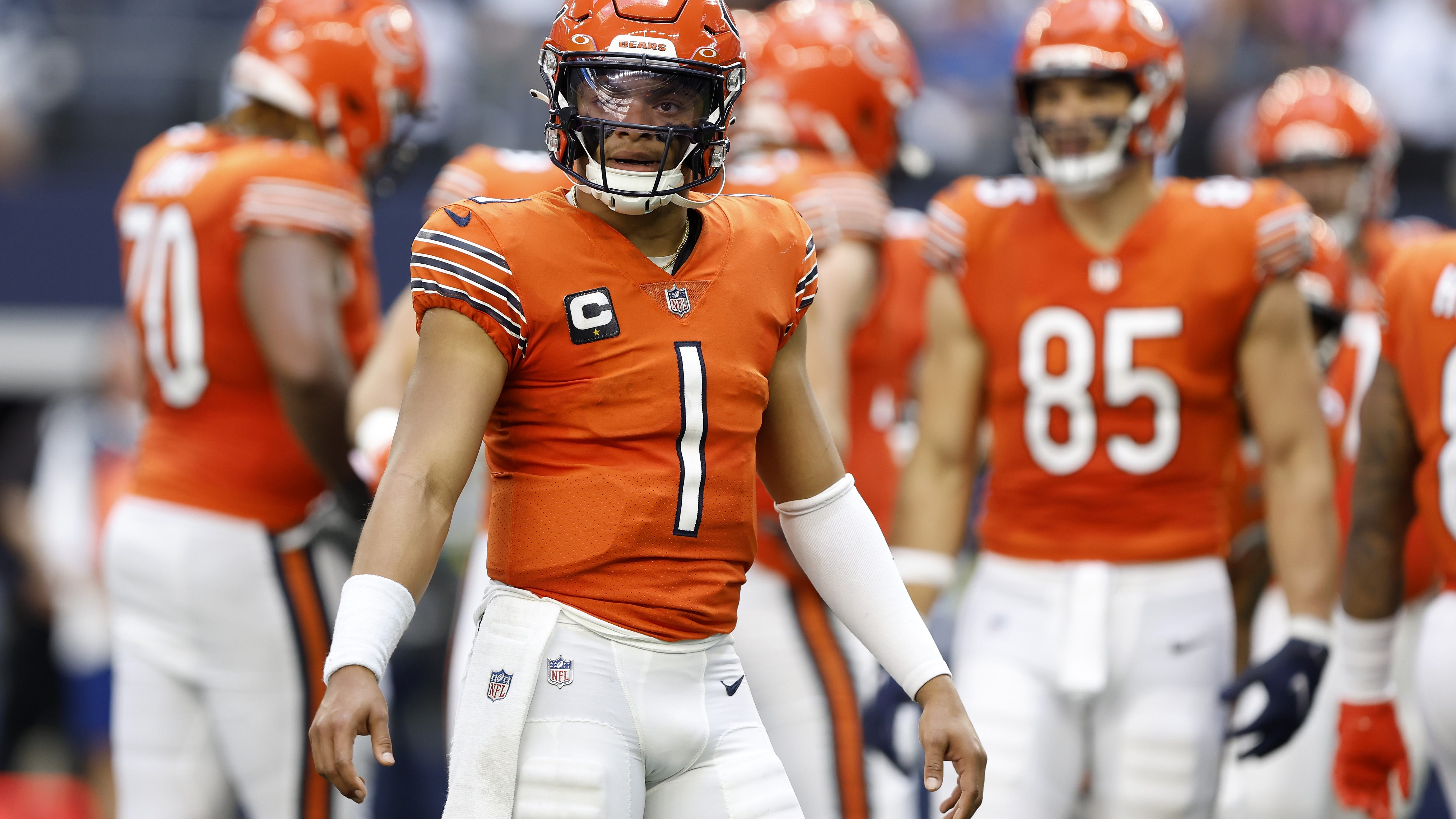 Emma's observations from Bears-Cowboys: Justin Fields keeps showcasing growth