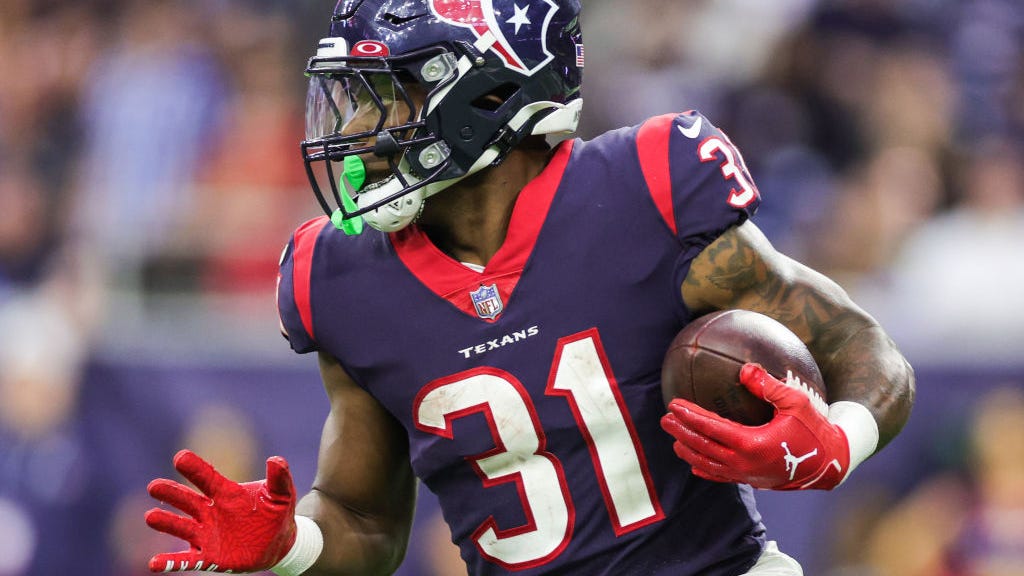 Texans RB coach Danny Barrett excited about backfield after first few sessions of OTAs