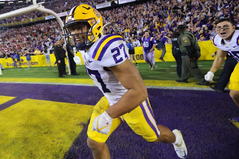 Josh Williams #27 of the LSU Tigers celebrate after a game against the Alabama Crimson Tide at Tiger Stadium on November 05, 2022 in Baton Rouge, Louisiana. 