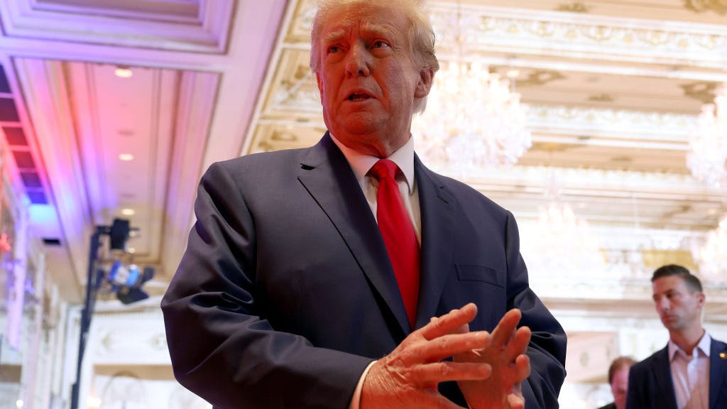 Woman gets 22 years for mailing poison to Trump