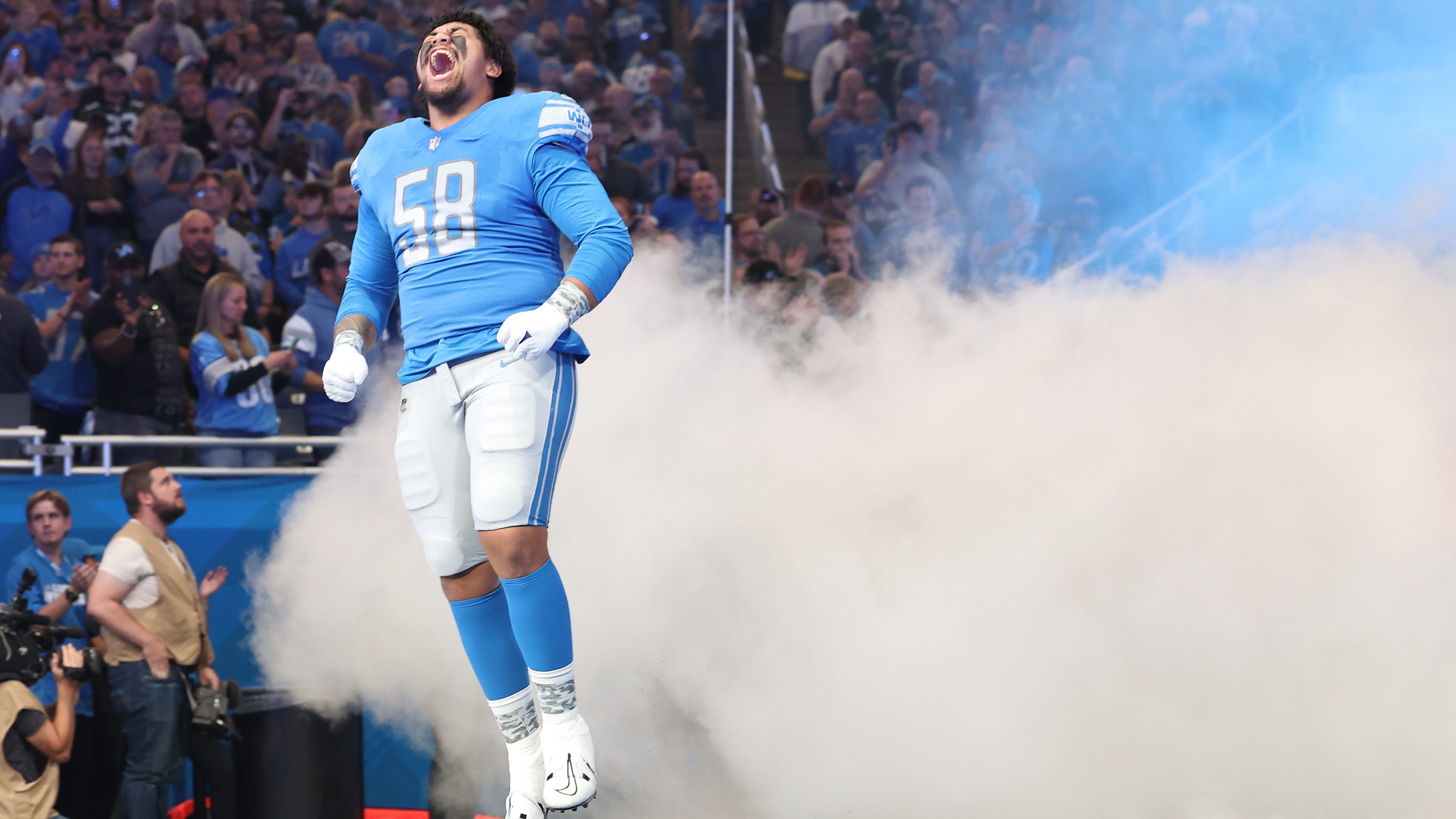 Jared Goff helped Penei Sewell find his voice with Lions