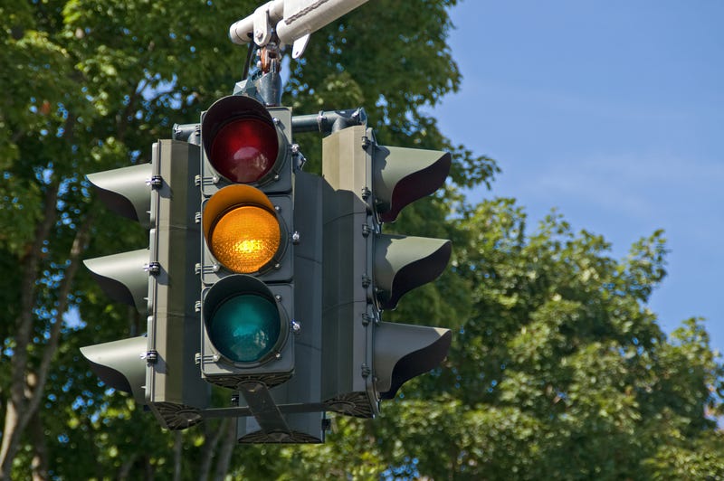 McHenry County to vote on installing flashing lights along Algonquin Road intersections to reduce crashes