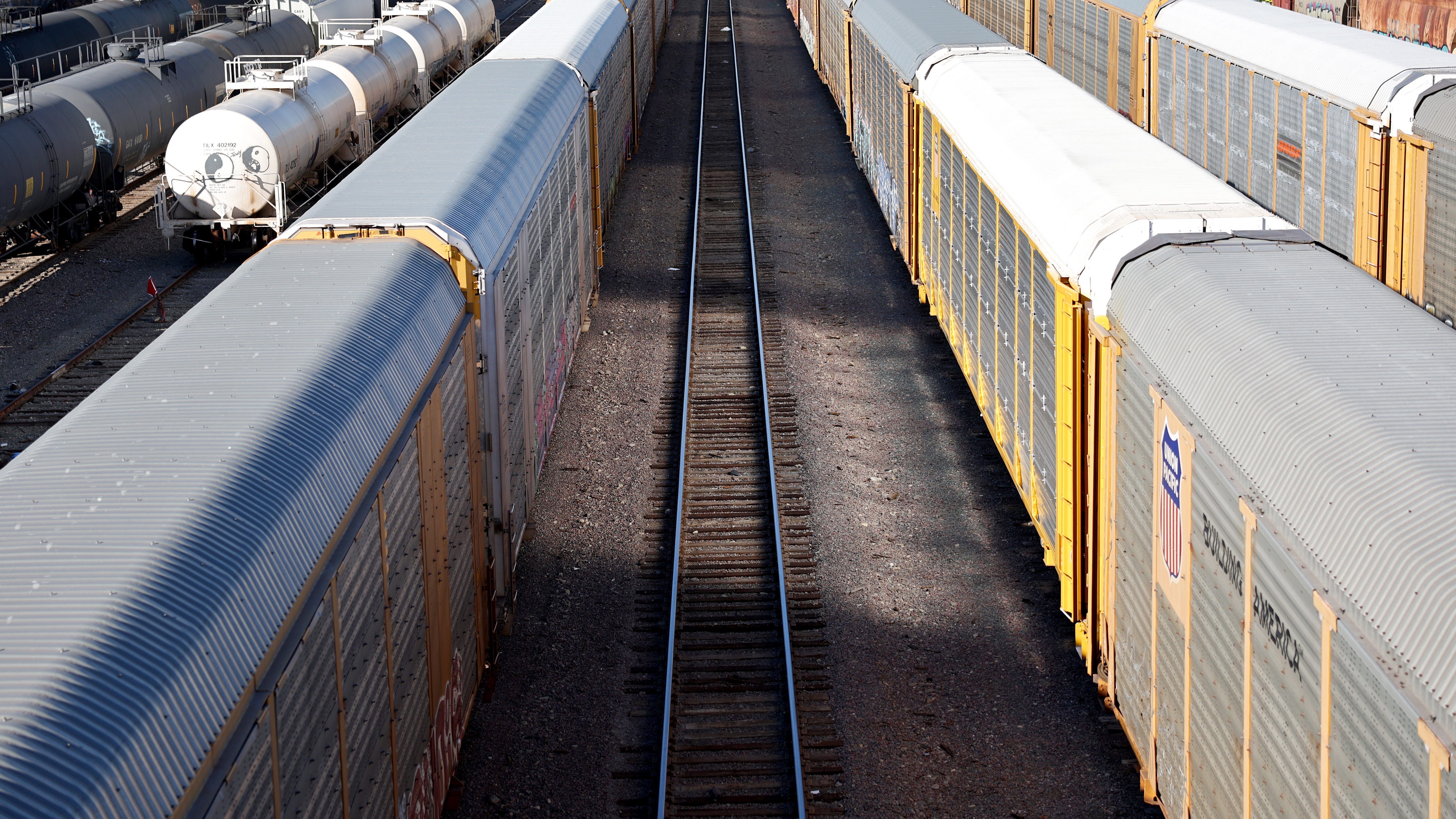 Illinois can ill afford rail strike, state business leader says