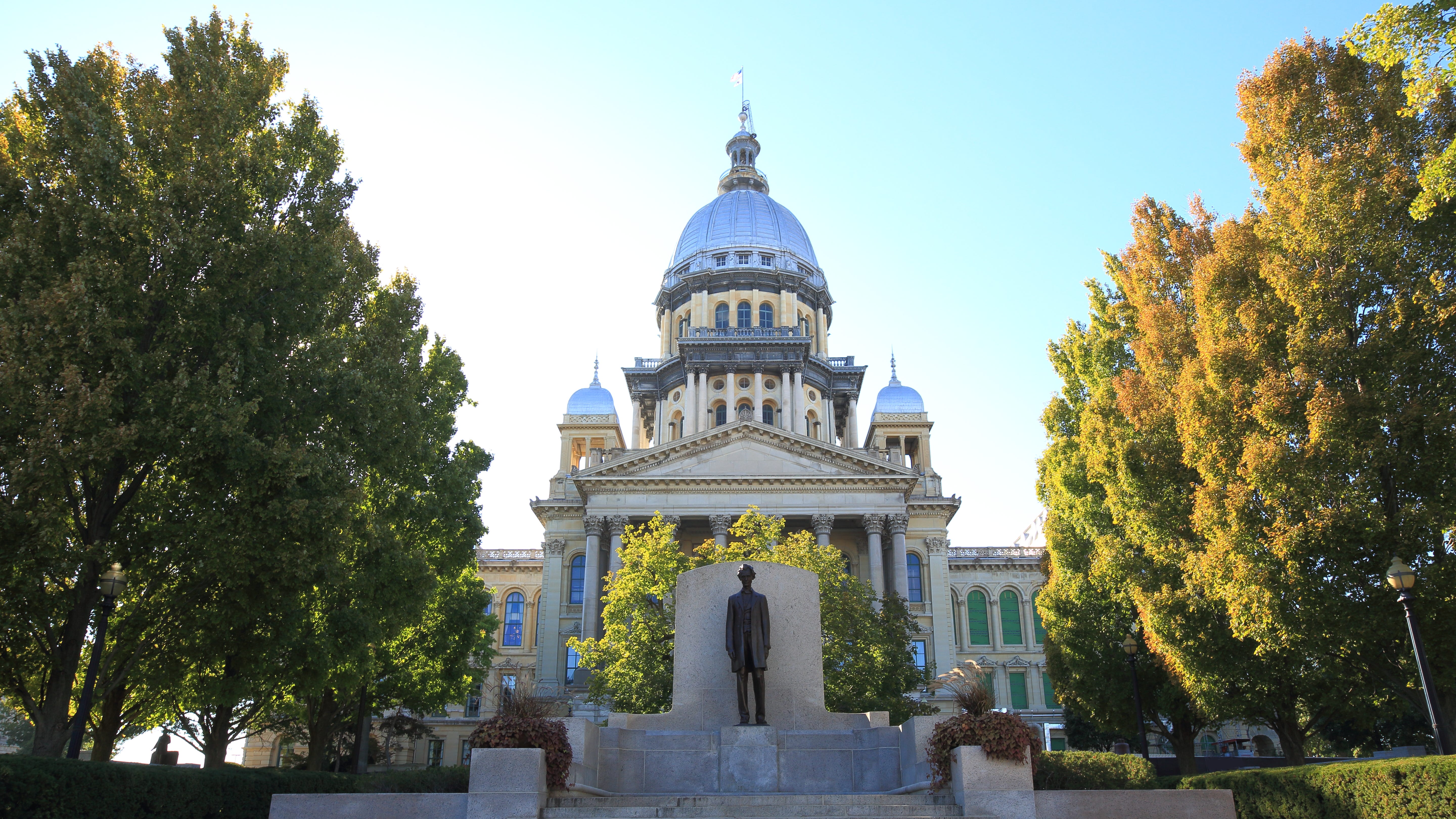 Measure protecting victims of doxing, revenge pornography now awaits Pritzker’s signature