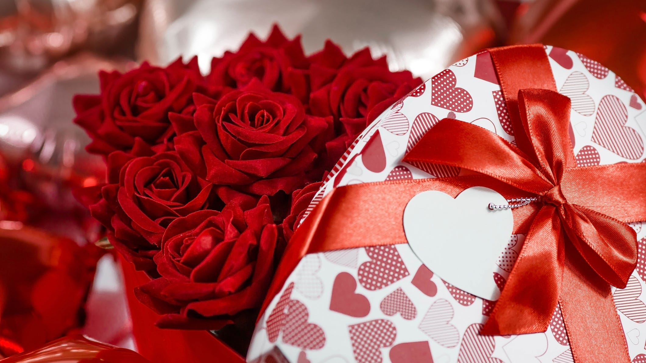 Your Guide to Valentine's Day in and around Philadelphia for 2024