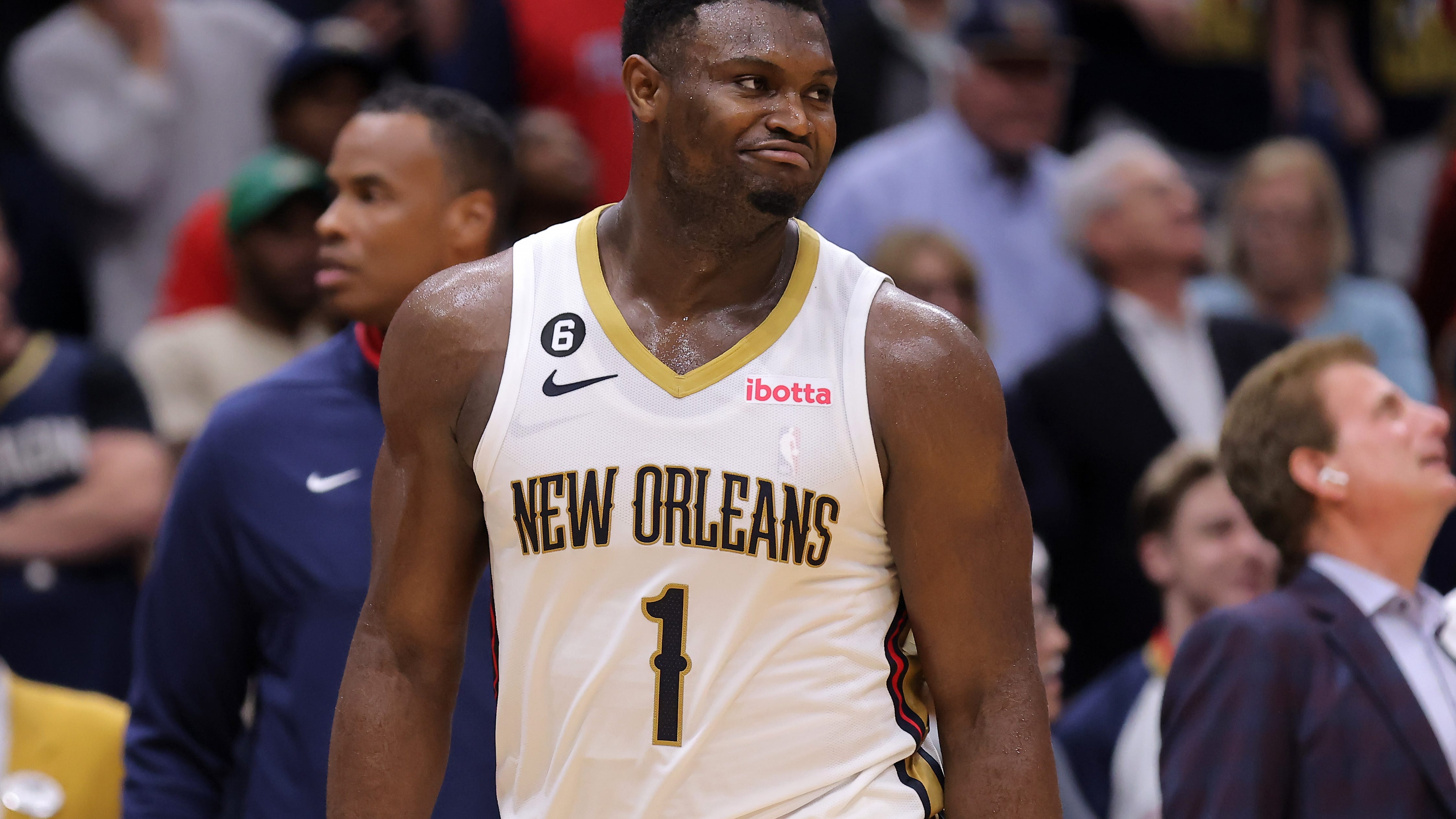 Suns take exception to Zion’s late dunk as tensions flare in New Orleans