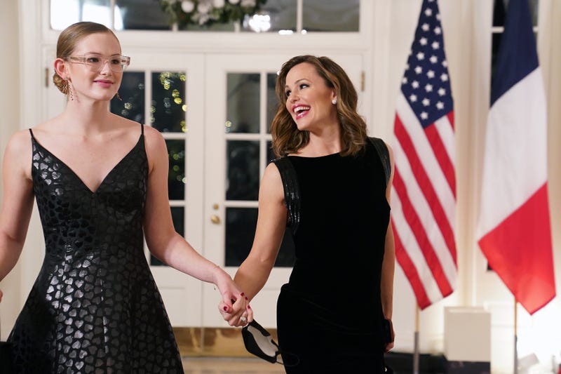 Violet Affleck and Jennifer Garner