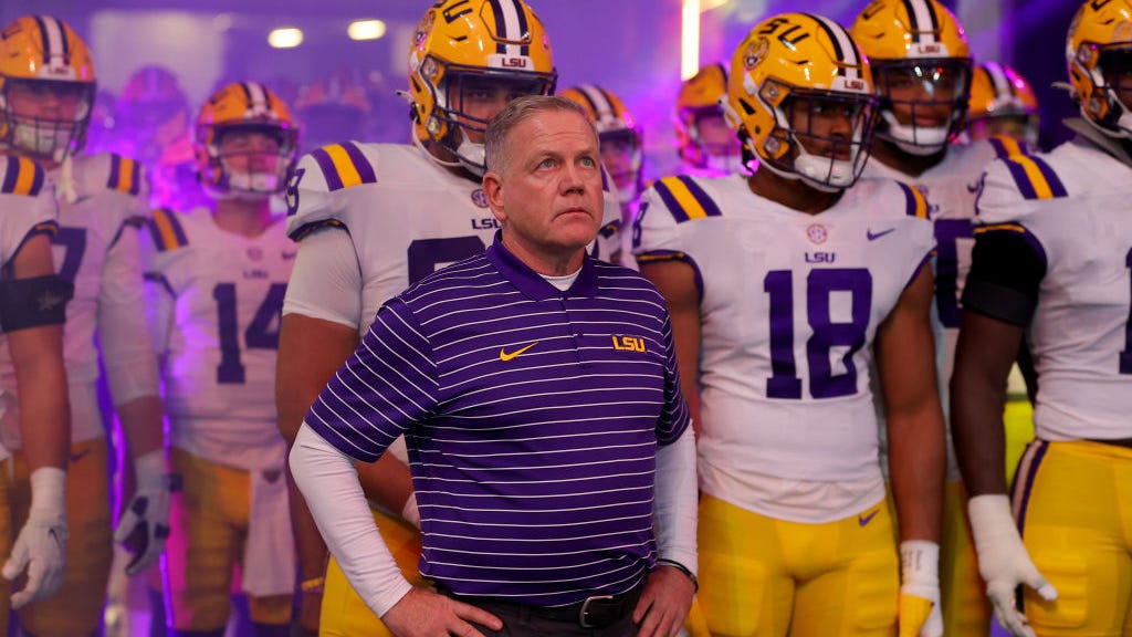 Kelly loses SEC Coach of the year by one vote