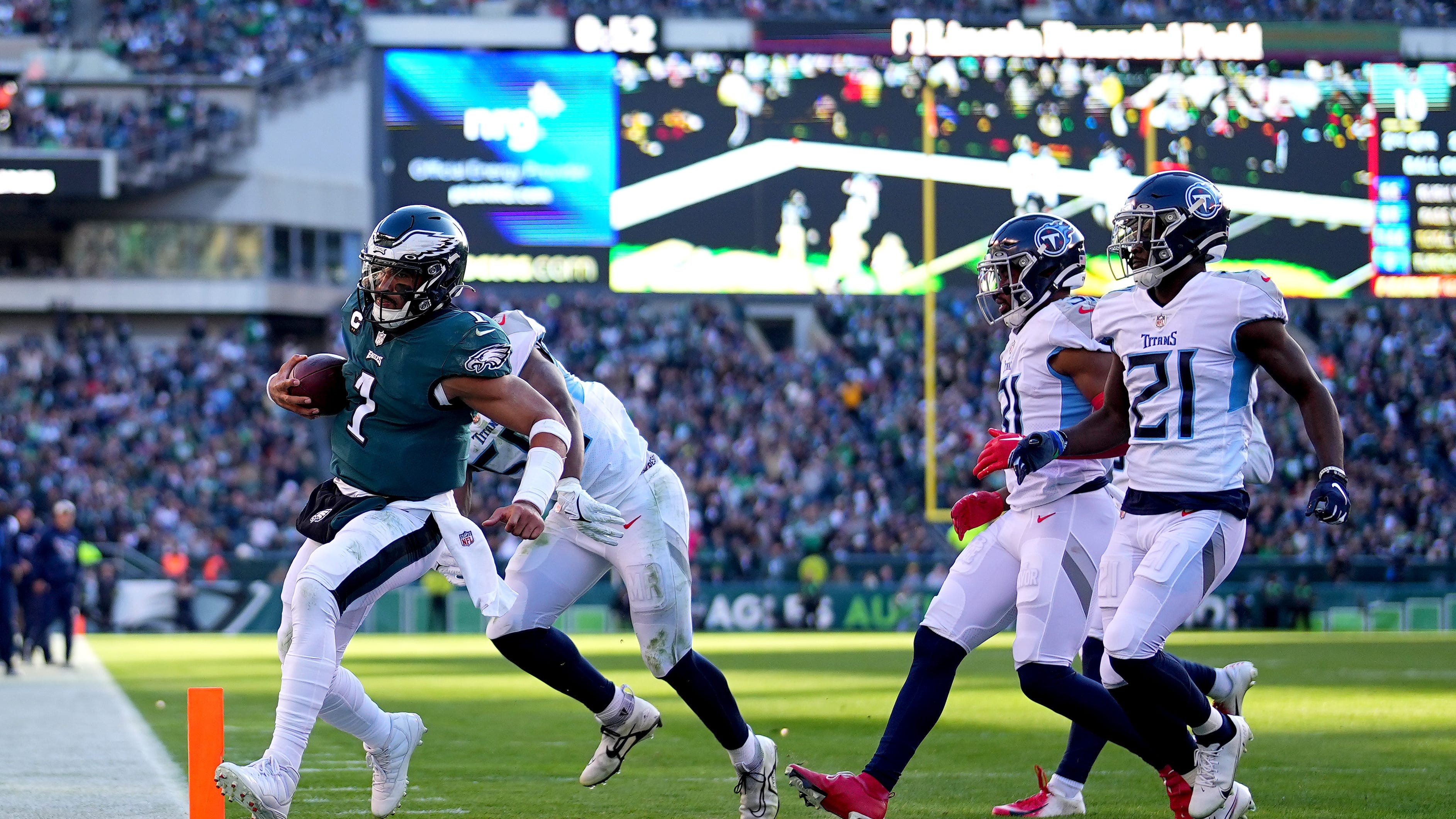 Hurts has 3 TD passes plus TD run, Eagles beat Titans 35-10