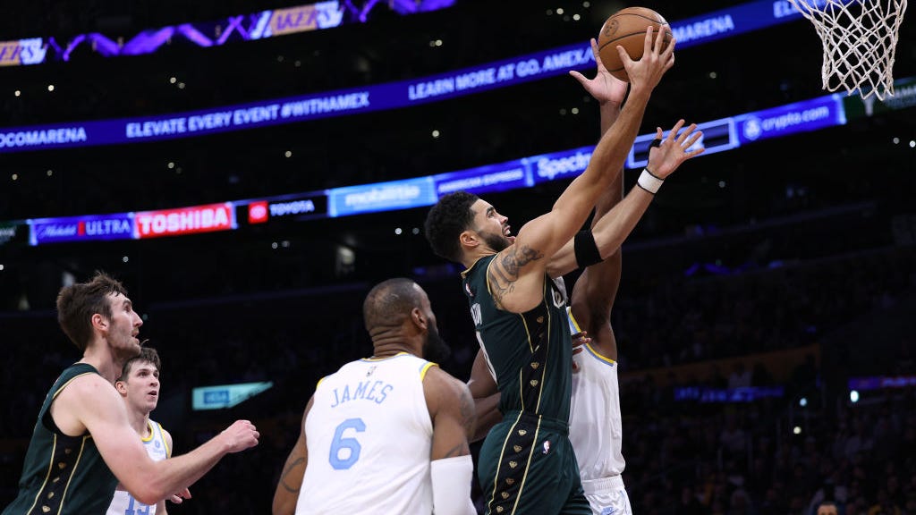 Celtics avoid disaster, show resiliency in win over Lakers