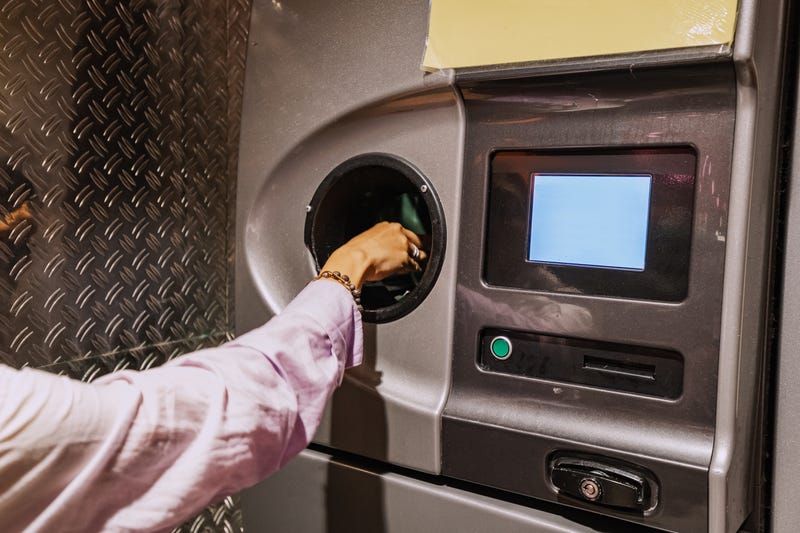 Bottle return machine