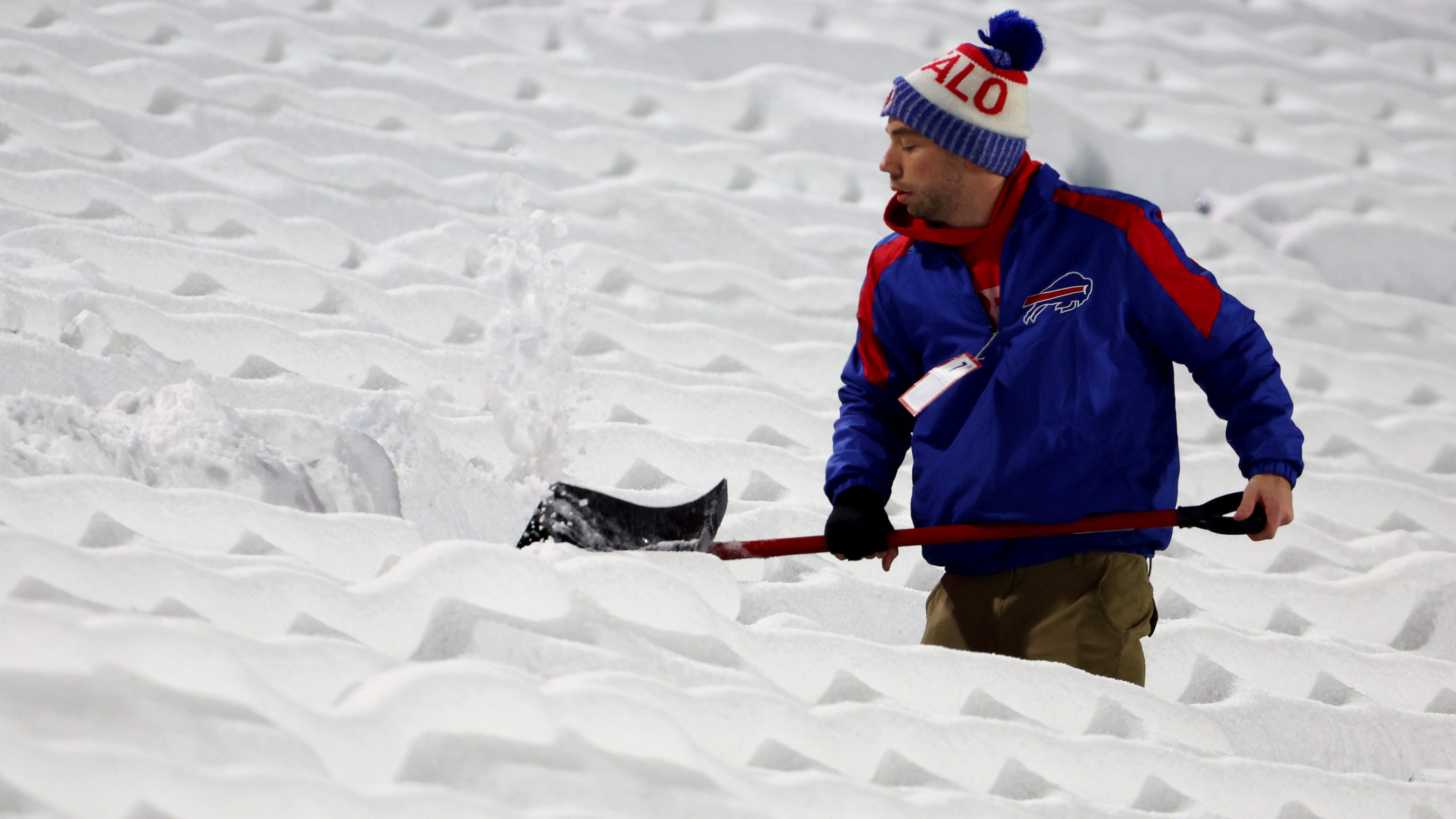 Bills seeking shovelers ahead of Monday's rescheduled playoff game against Steelers