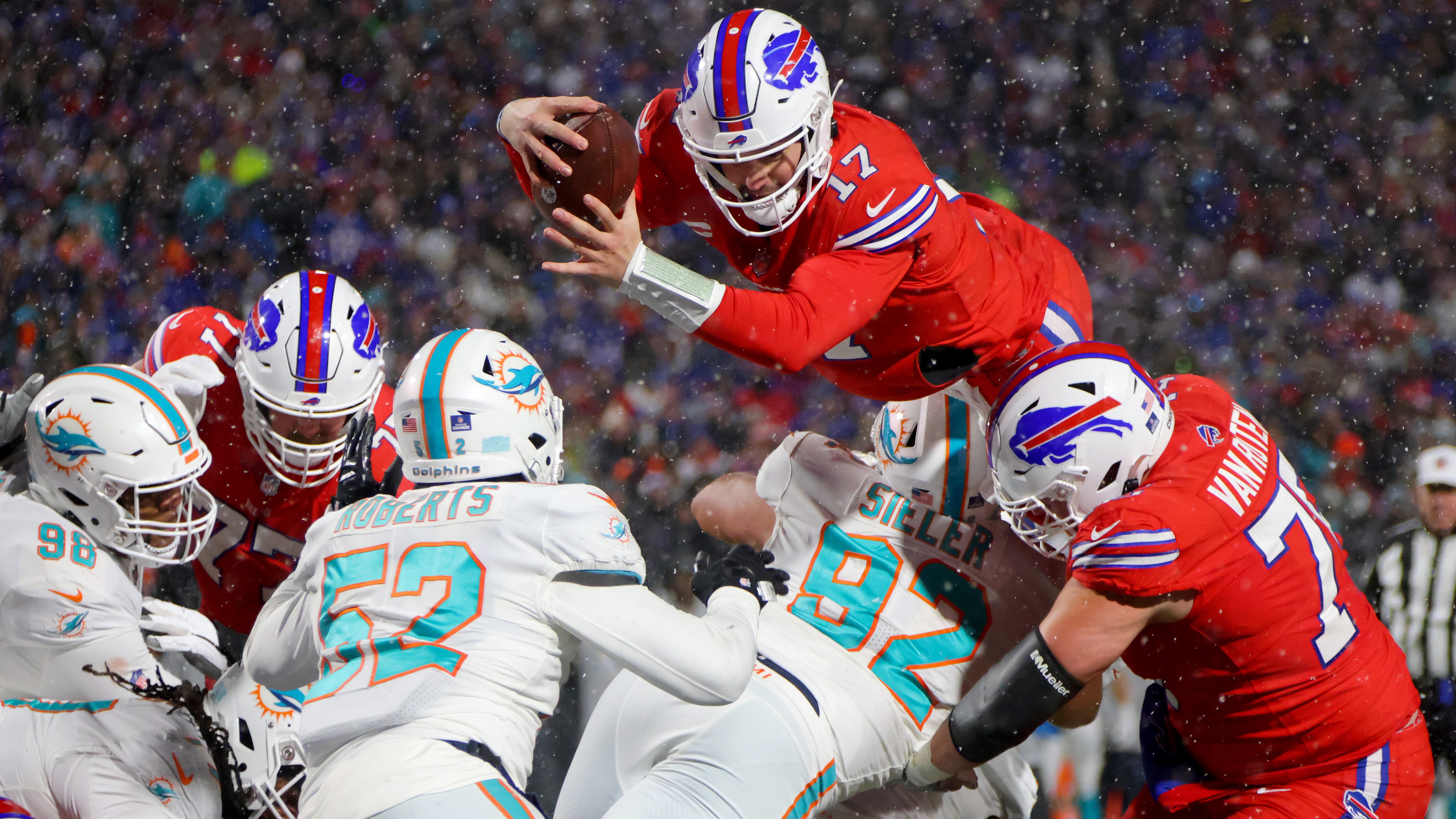Bills clinch playoff berth with late win over Dolphins