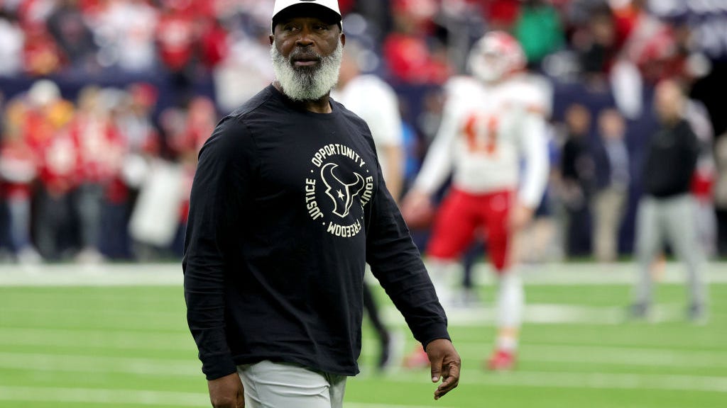 B.Scott: Chiefs' Andy Reid, Patrick Mahomes make case for Texans coach Lovie Smith