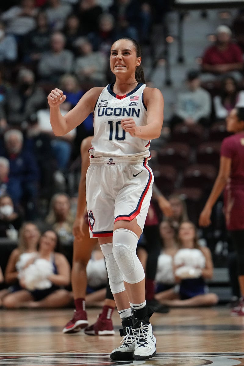 Nike Muhl of the UConn Huskies