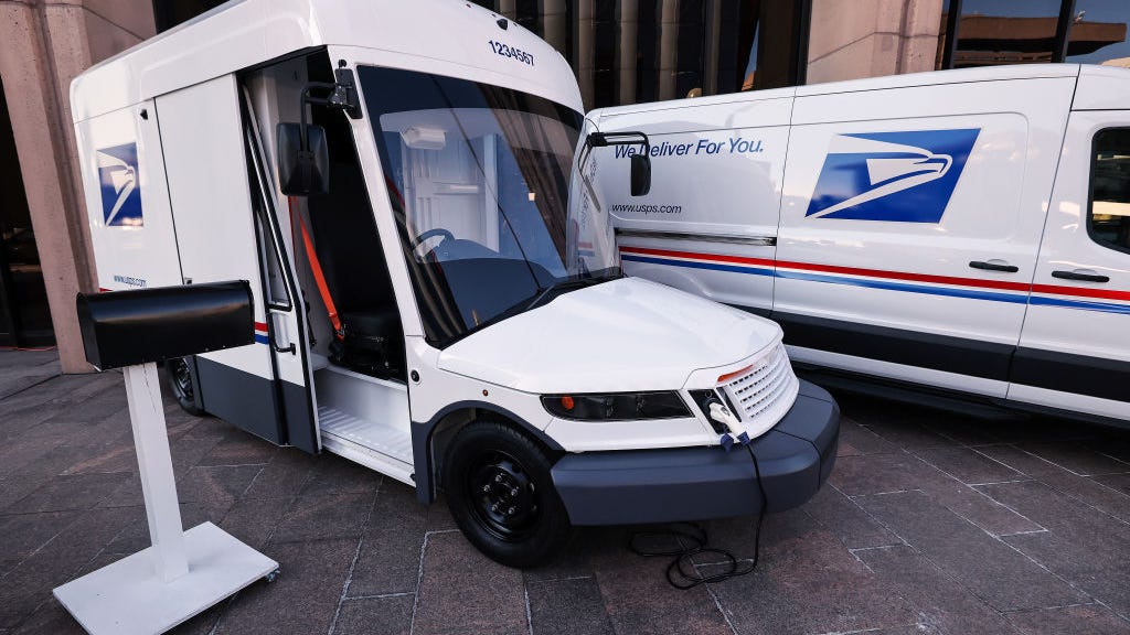 USPS purchases more electric mail vehicles and thousands of charging stations