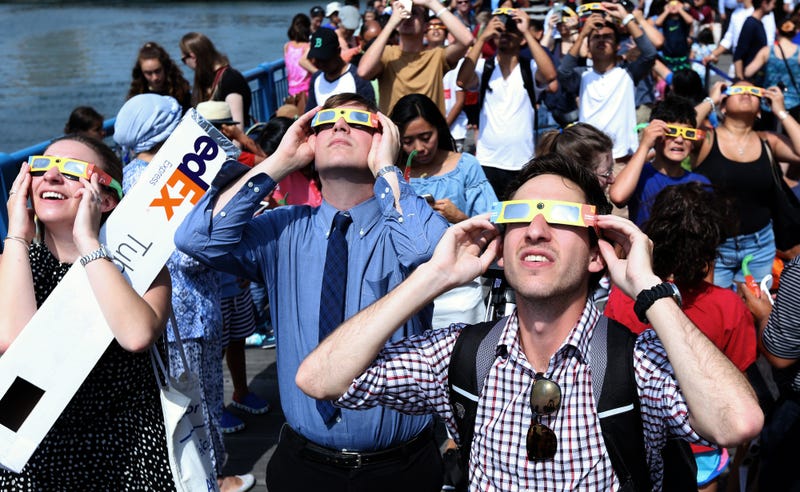 eclipse crowd in 2017