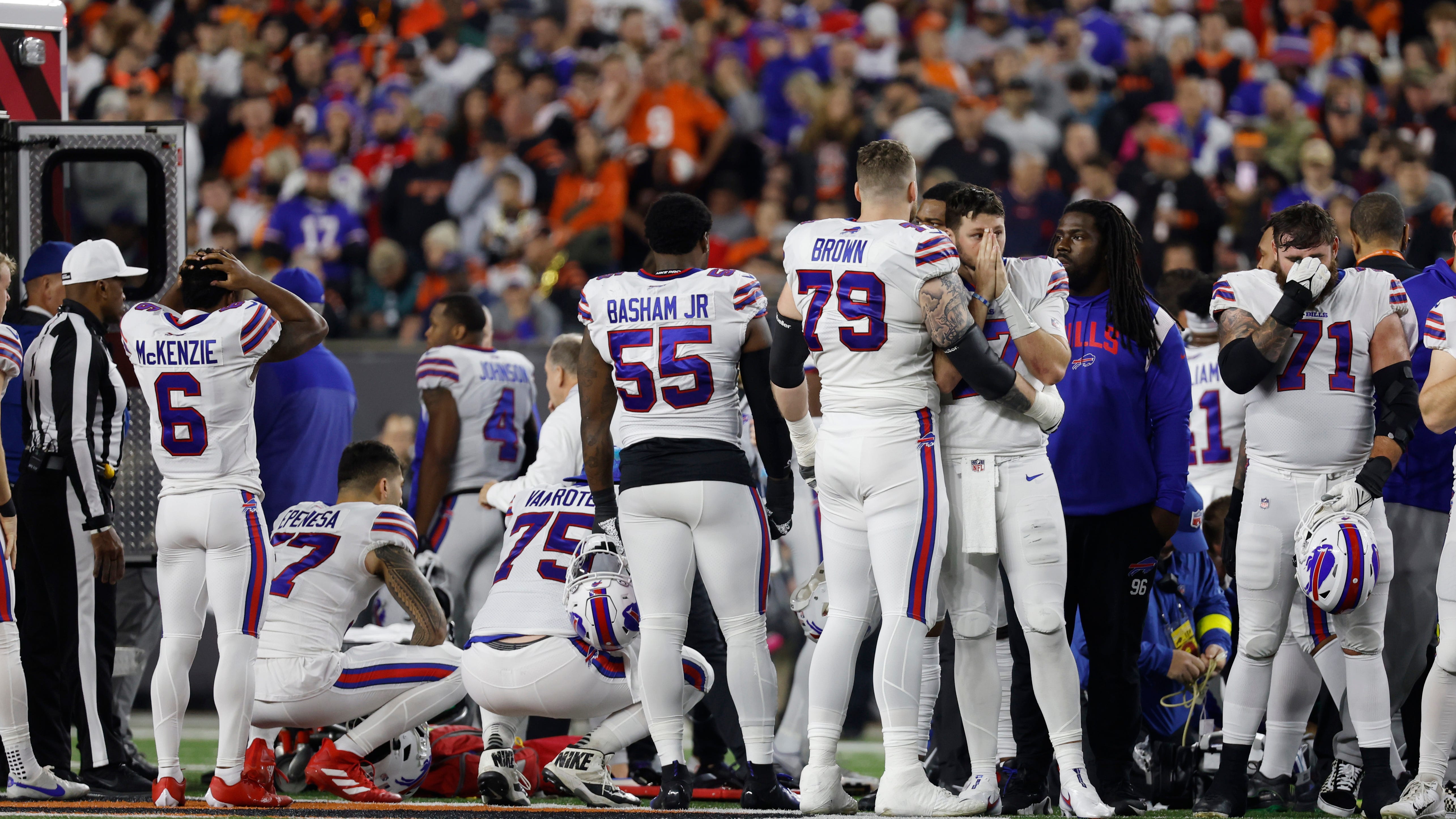 Sports world sends prayers, support to Bills safety Damar Hamlin