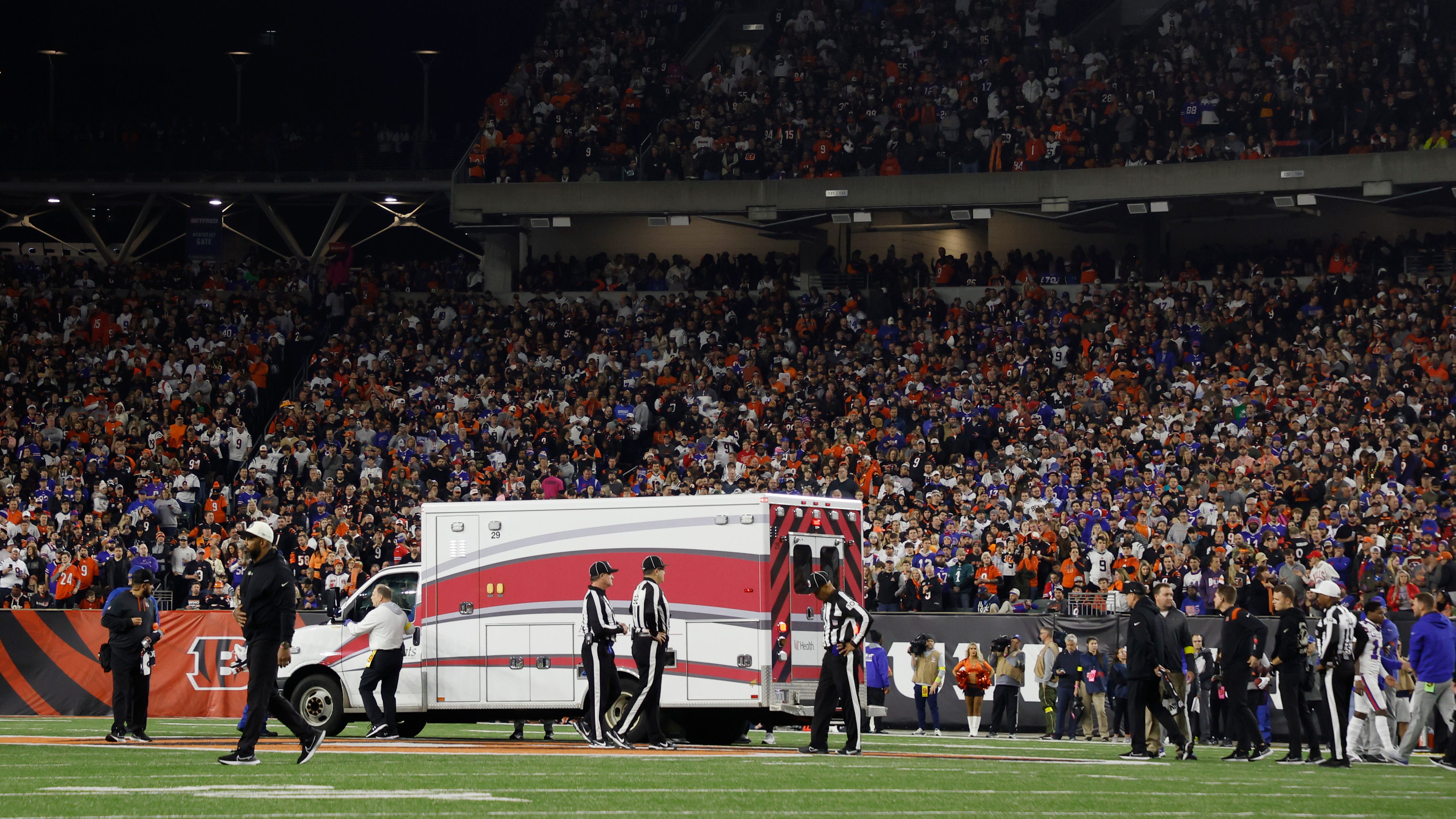 LISTEN: Noted medical expert 'optimistic' for recovery of Damar Hamlin following cardiac arrest on field