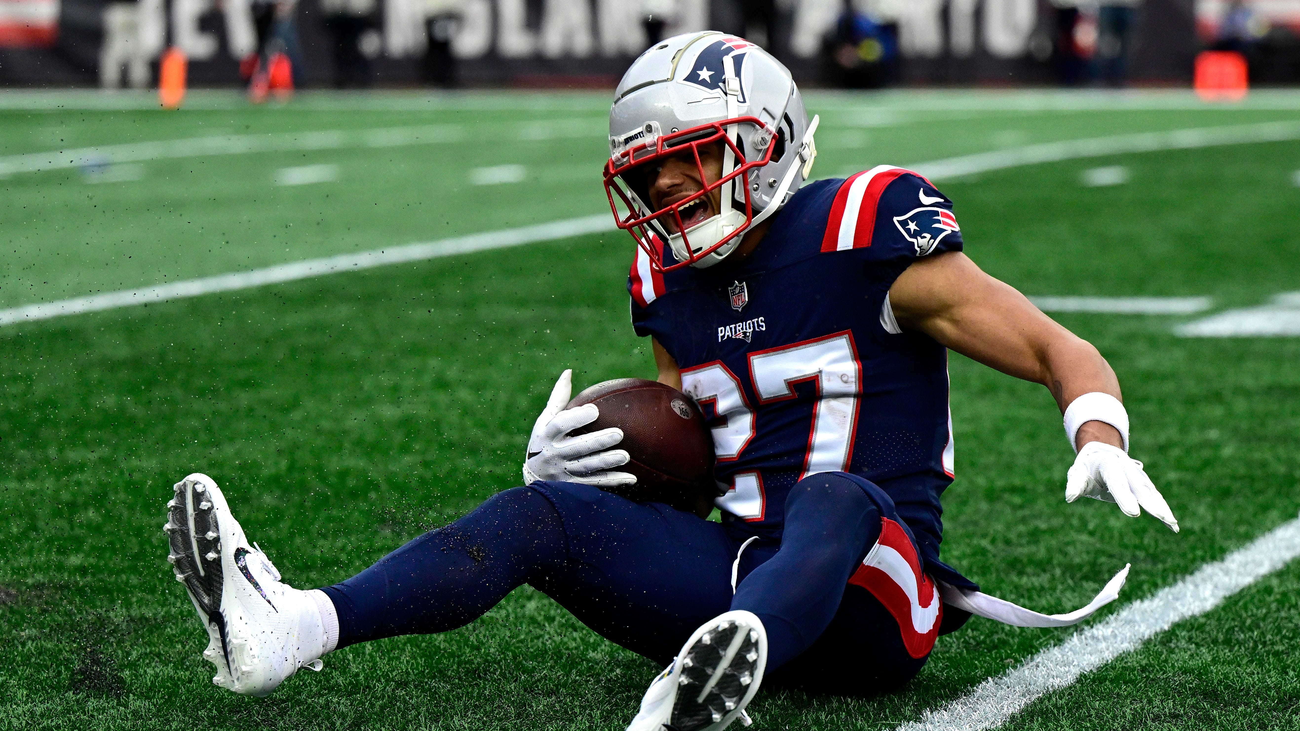 Myles Bryant receives high praise from Patriots' CB coach: 'All he does is work'