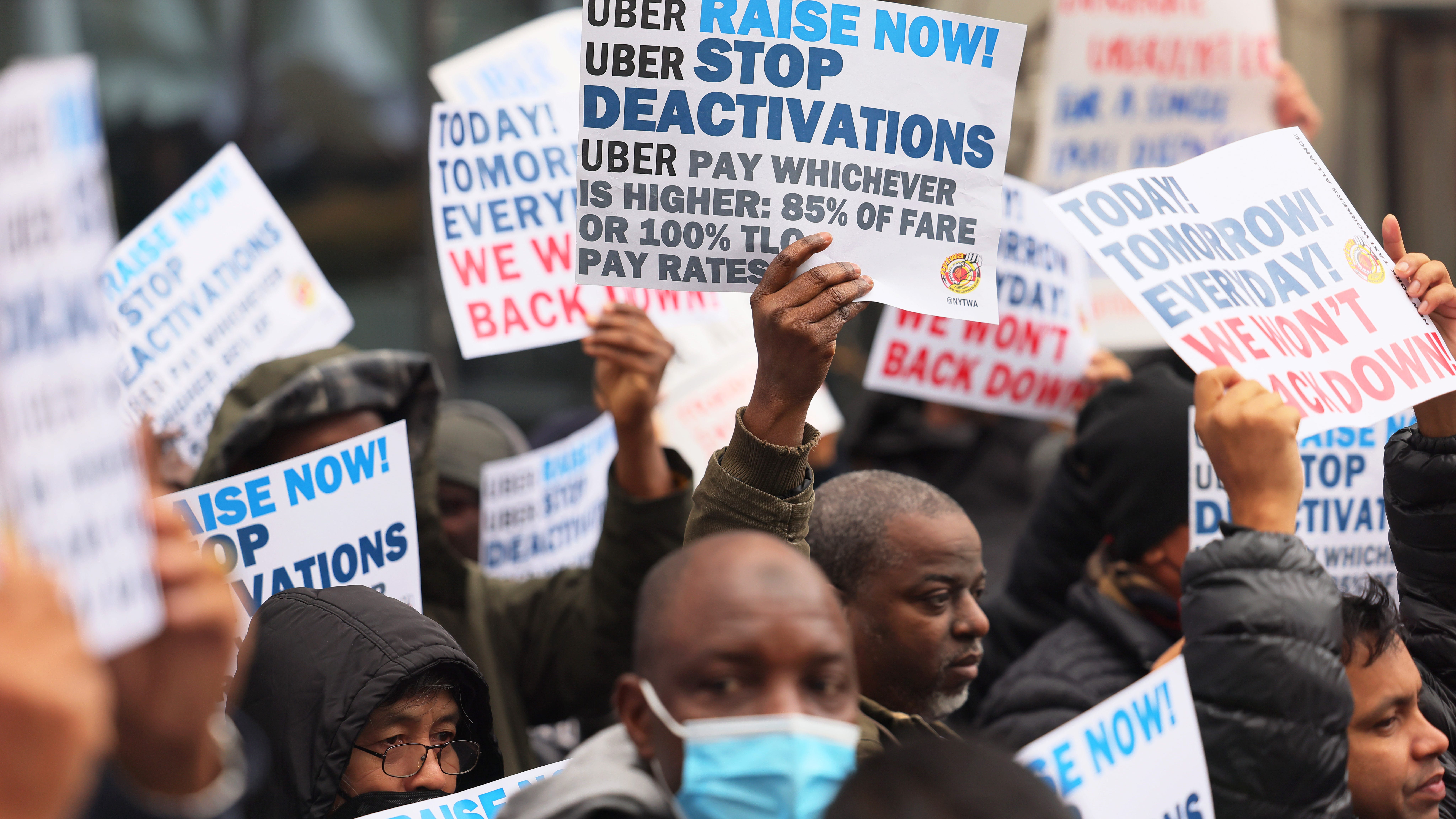 NYC Uber drivers carry out 24-hour strike over blocked pay raises