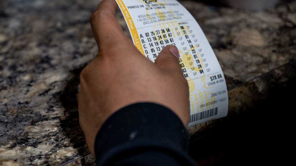 Another lottery jackpot on the verge of $1 billion as the Mega Millions pot is still up for grabs