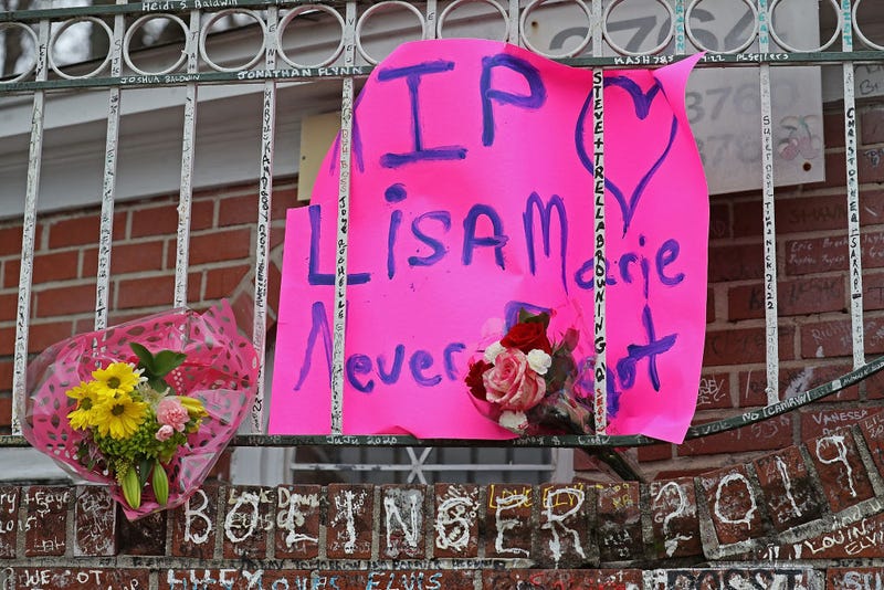 Signs placed by fans outside Graceland to pay their respects to Lisa Marie Presley on January 13, 2023 in Memphis, Tennessee. (Photo by Justin Ford/Getty Images)