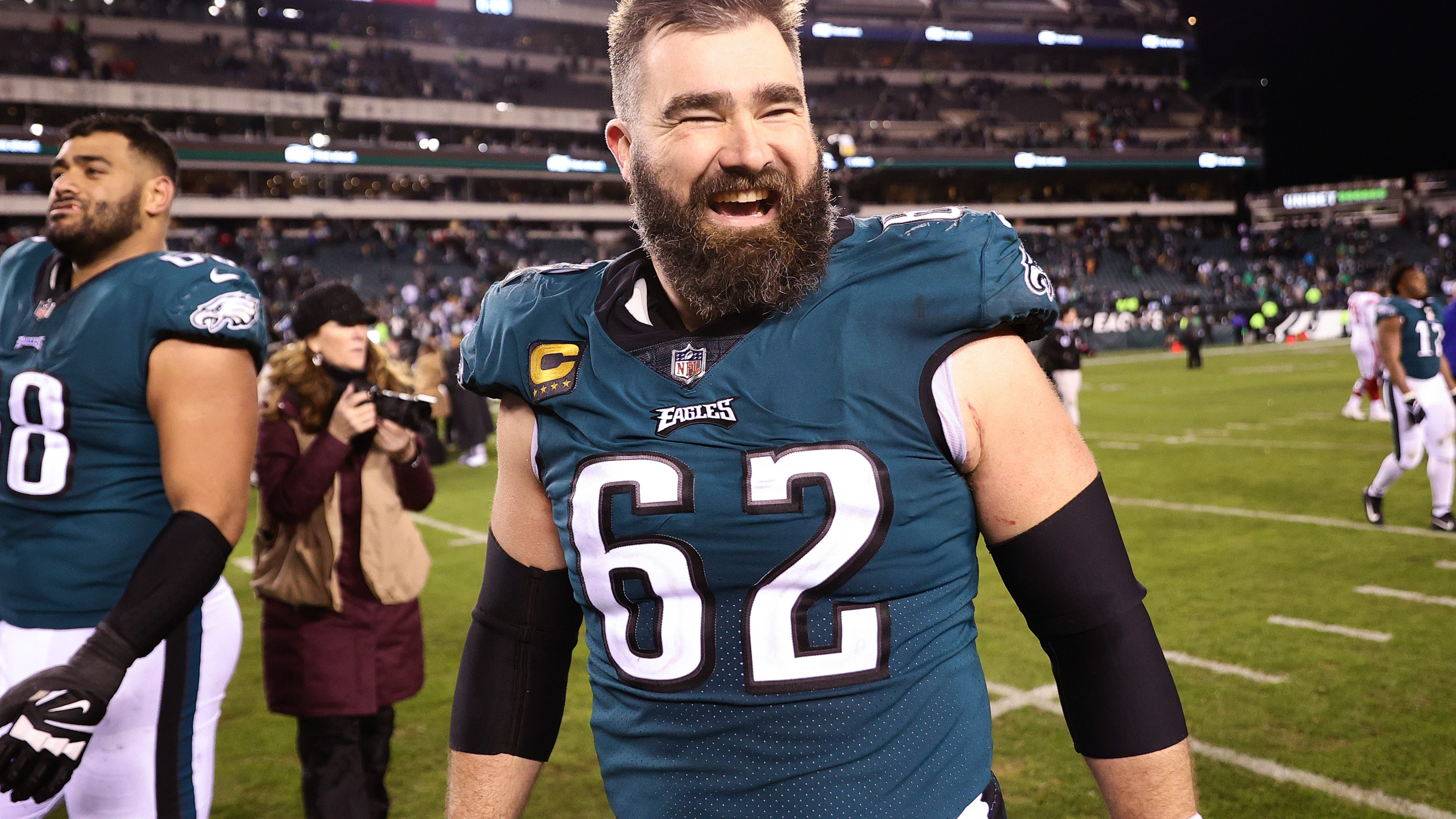 Jason, Kylie Kelce celebrate birth of their third daughter
