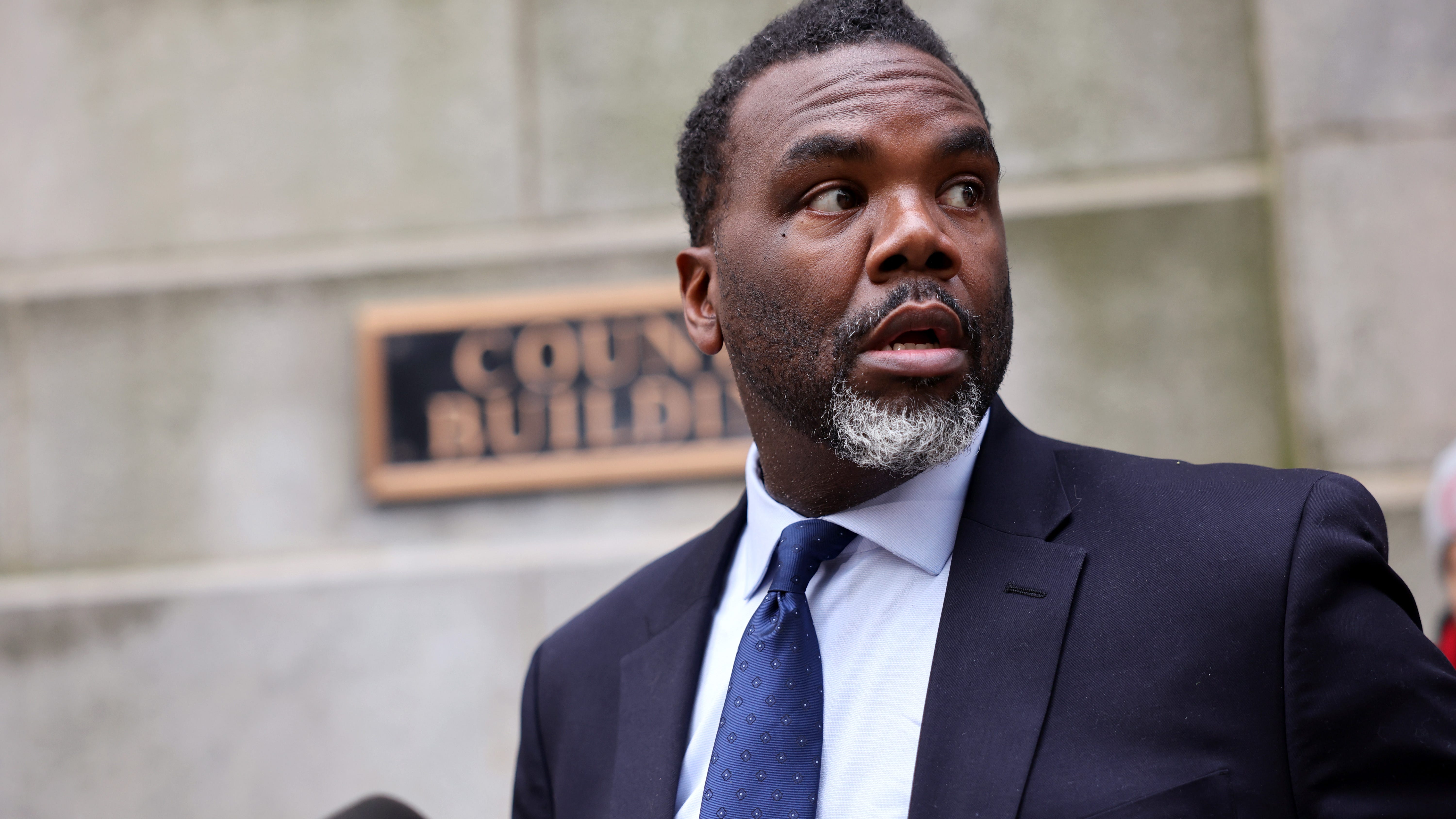 State senators have different views on Brandon Johnson's visit to Springfield