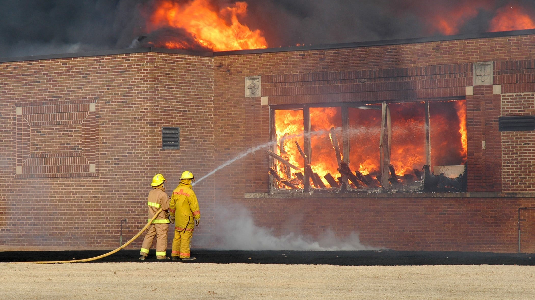 Abandoned Fort Worth school heavily damaged by fire