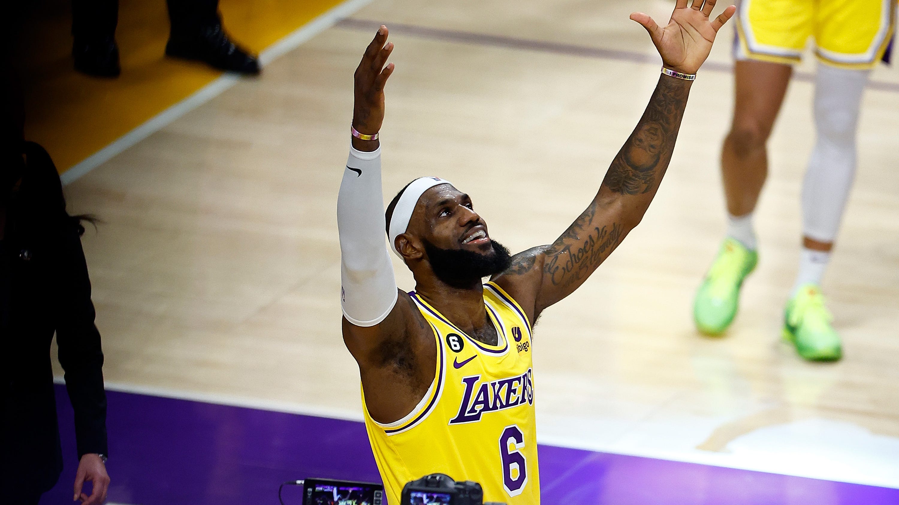 LeBron James becomes NBA's all-time leading scorer