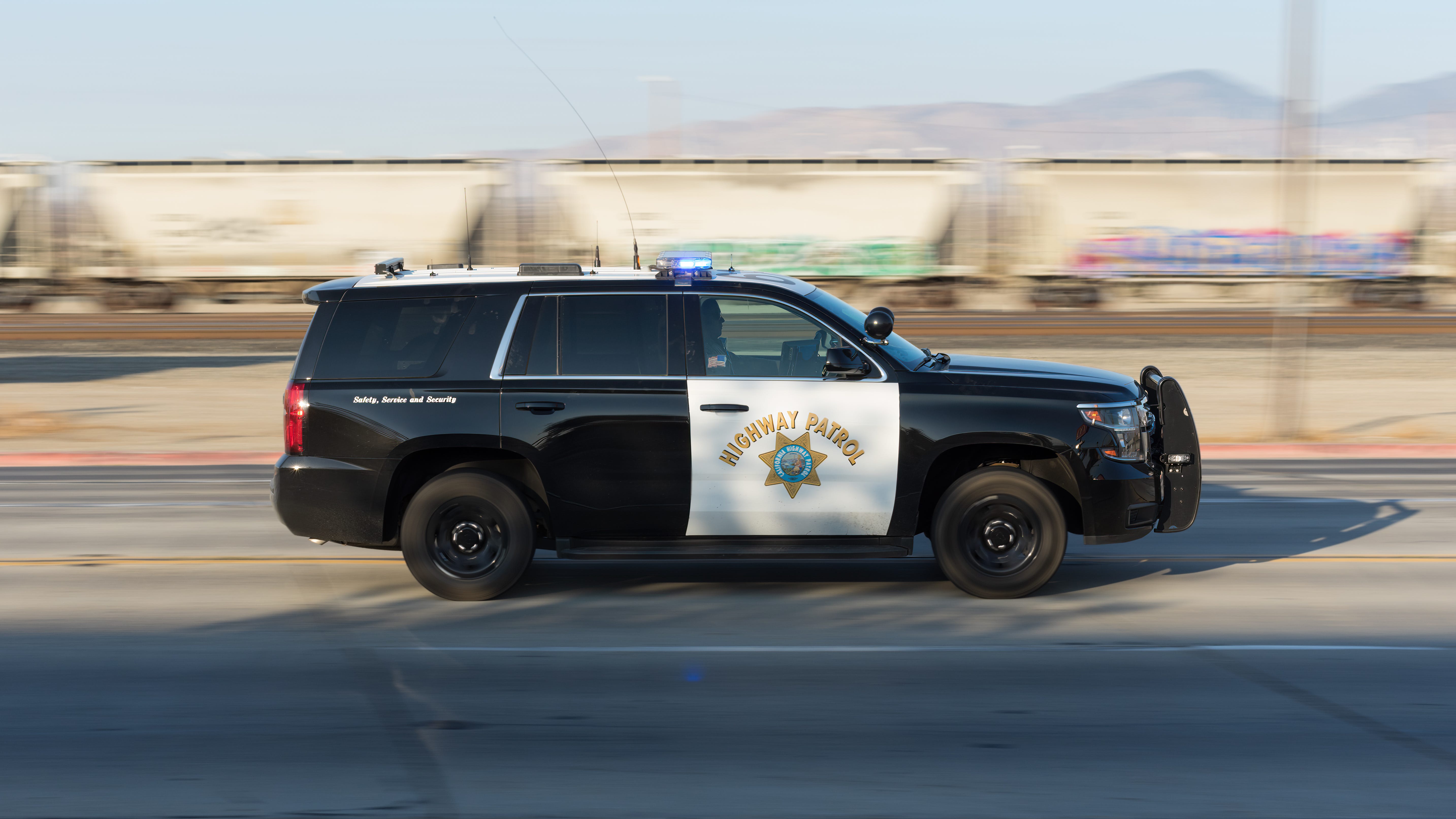 One dead in 5-vehicle crash on I-15