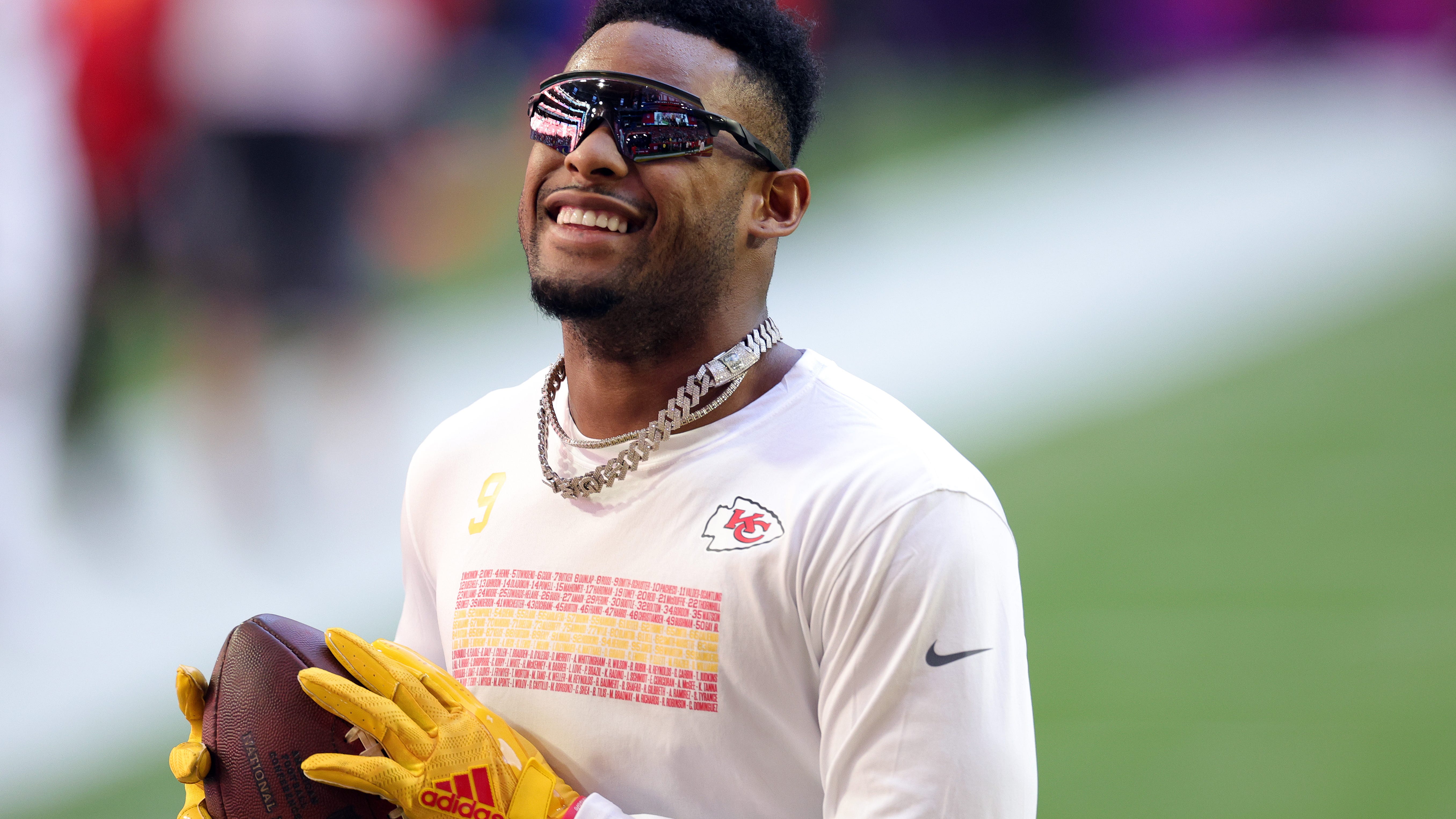 Wide receiver JuJu Smith-Schuster will reportedly be ready for Patriots training camp