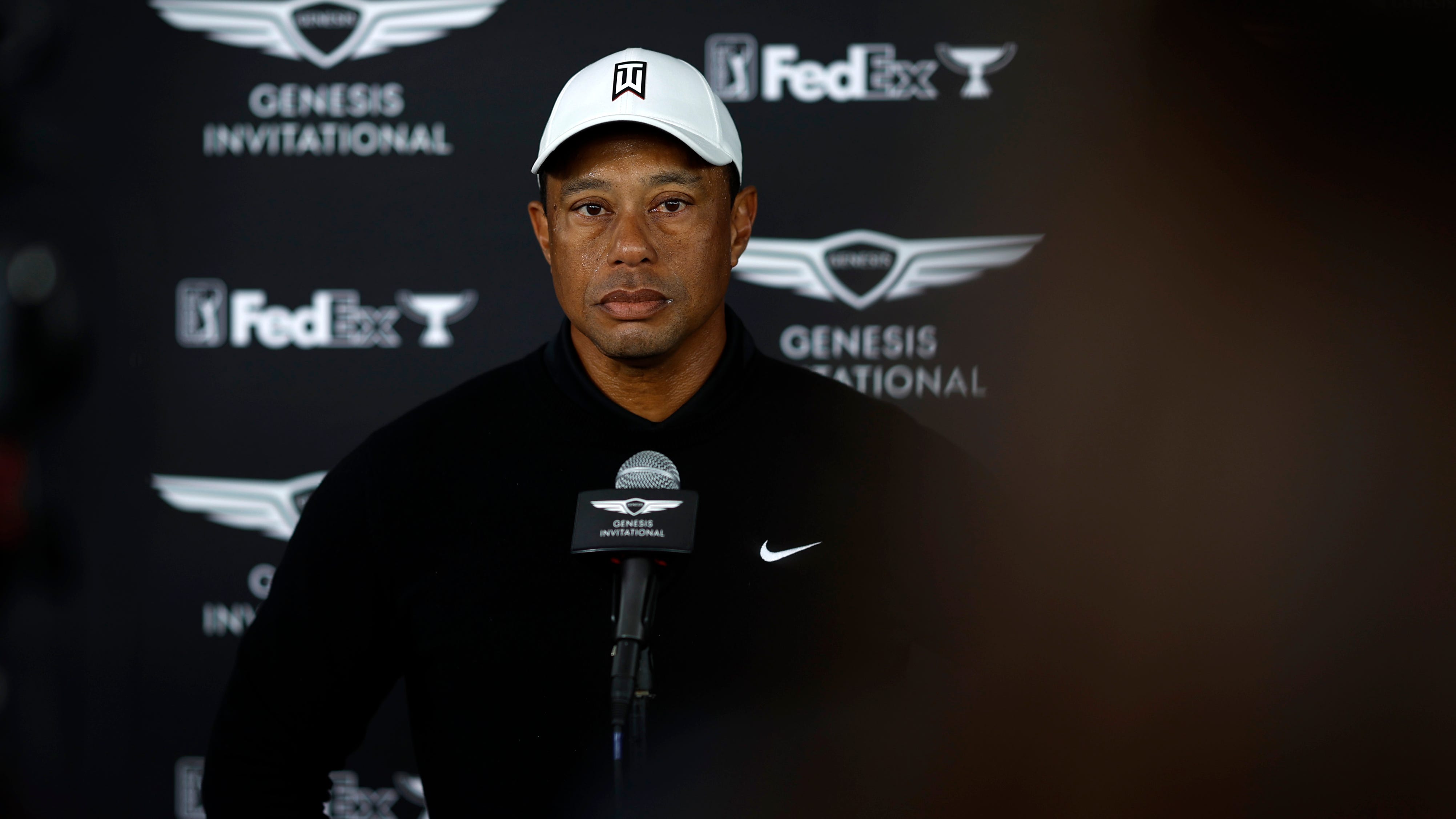 Tiger Woods goes viral for all the wrong reasons at Riviera