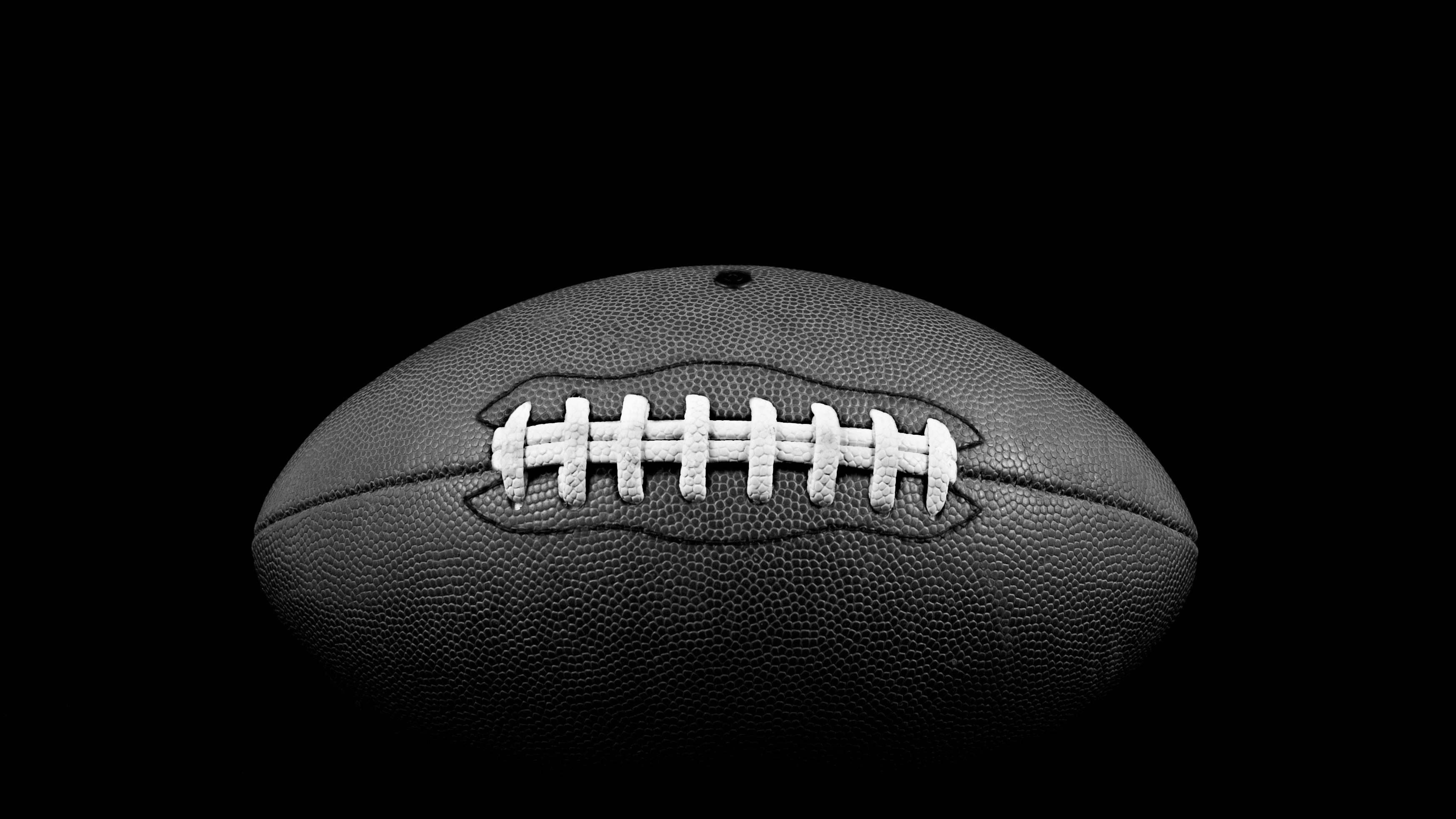Legendary Chicago high school football coach dies