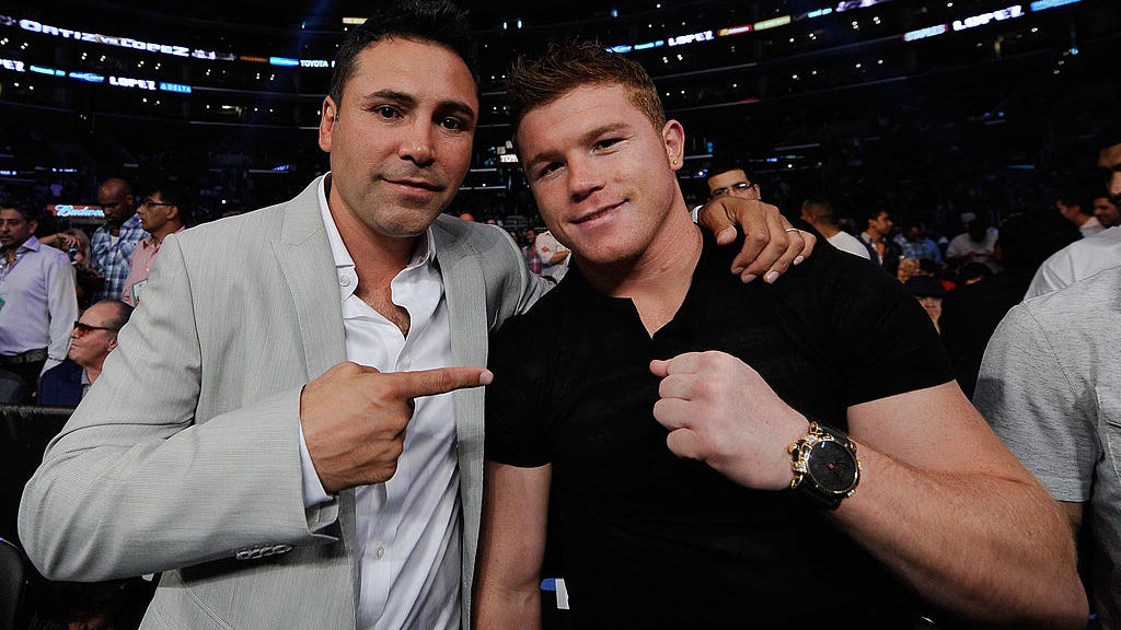 Óscar de la Hoya quiere pelear frente al Canelo Álvarez