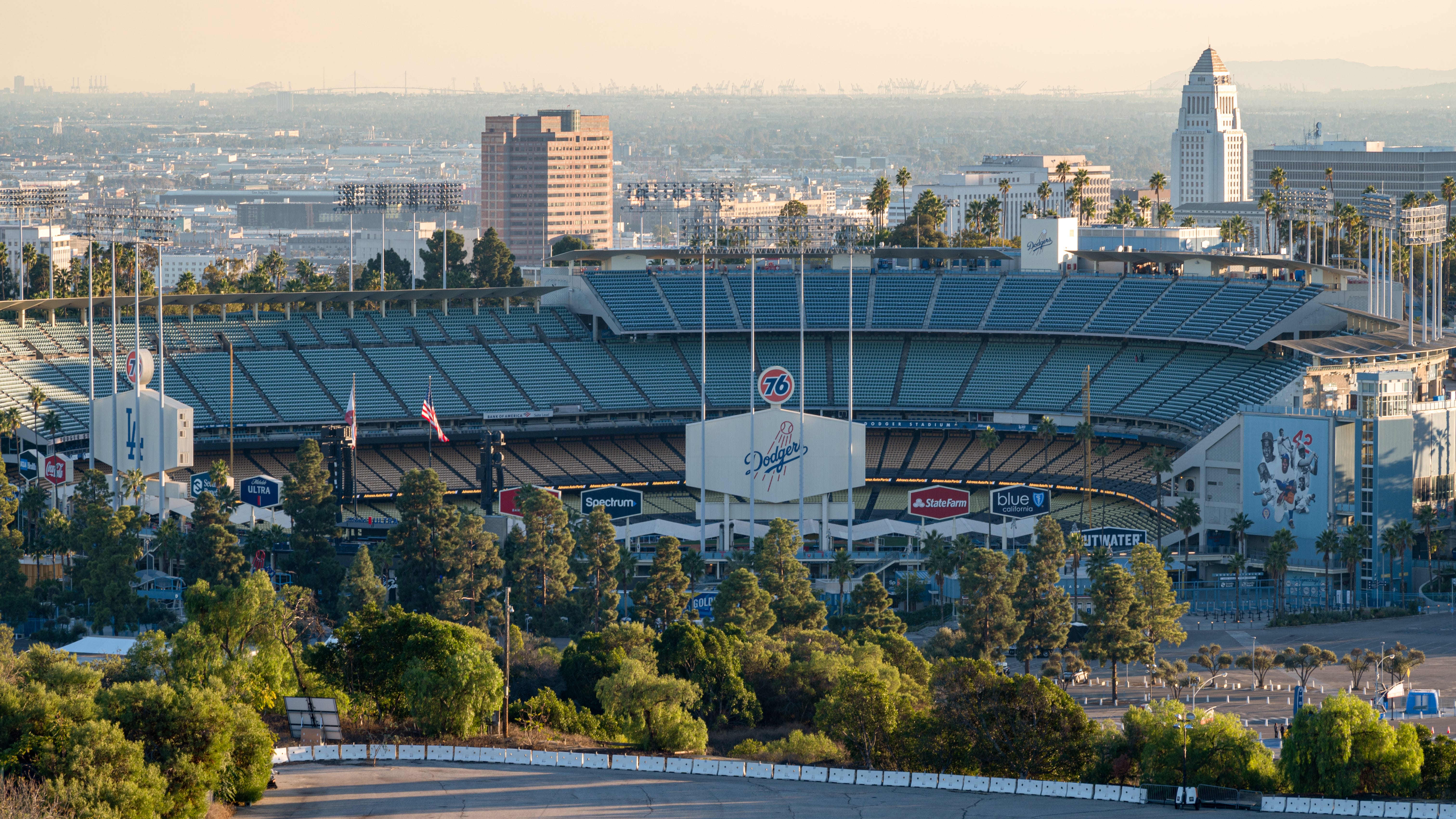 Dodger Stadium workers protest as potential strike looms