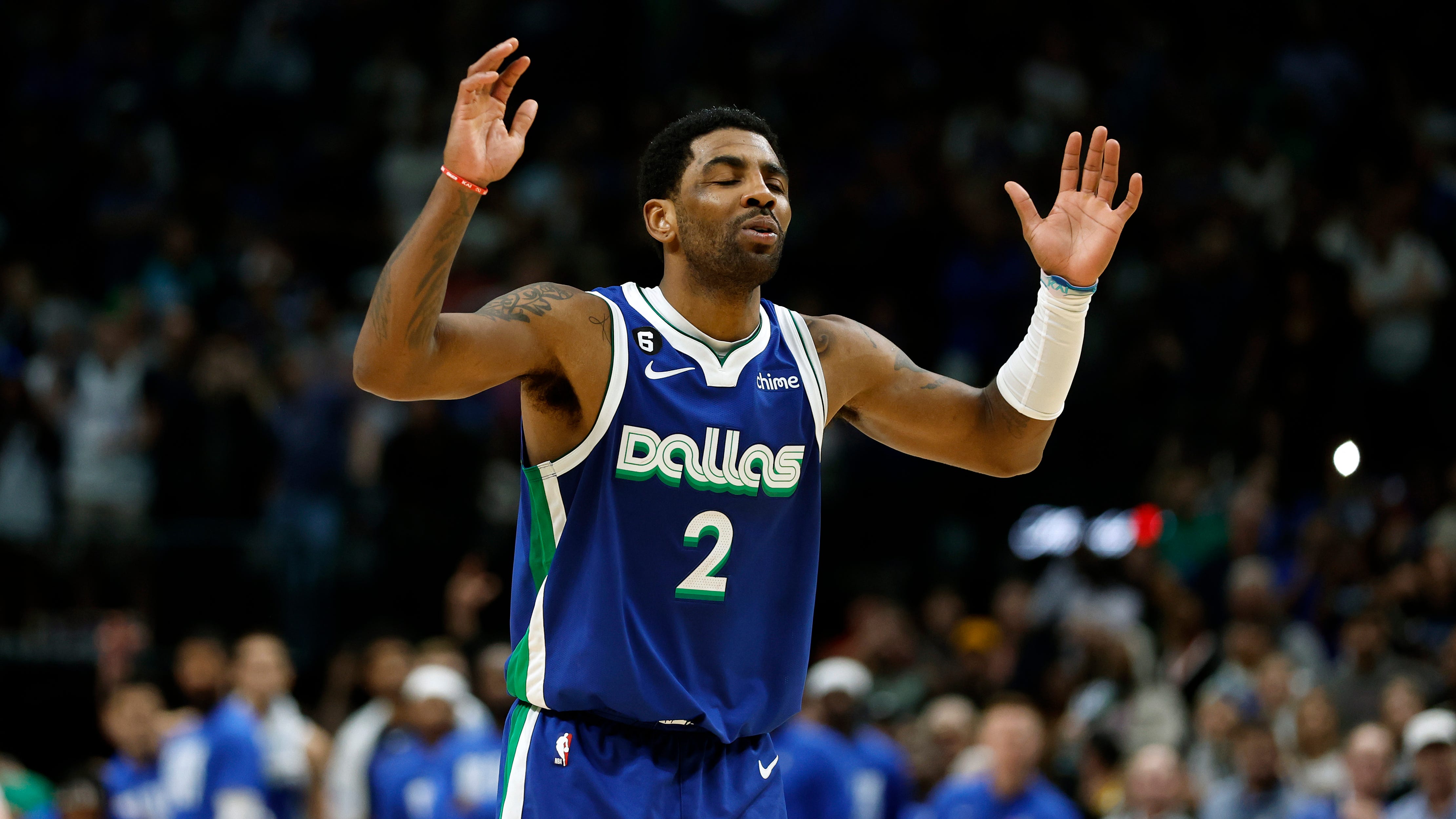 Kyrie Irving sounds off on fans, media, sports betting in Twitch rant