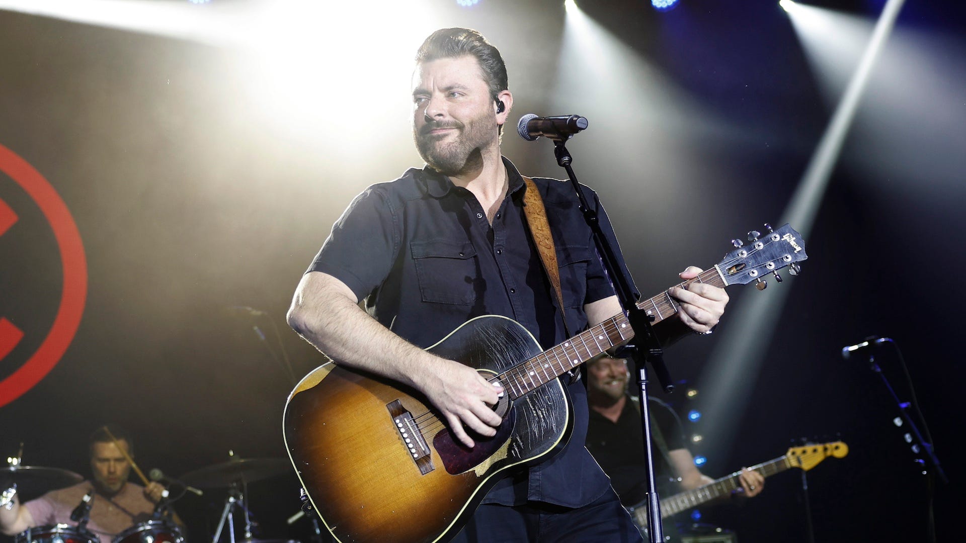 Chris Young ‘absolutely’ making t-shirts with his mugshot after being falsely accused and arrested