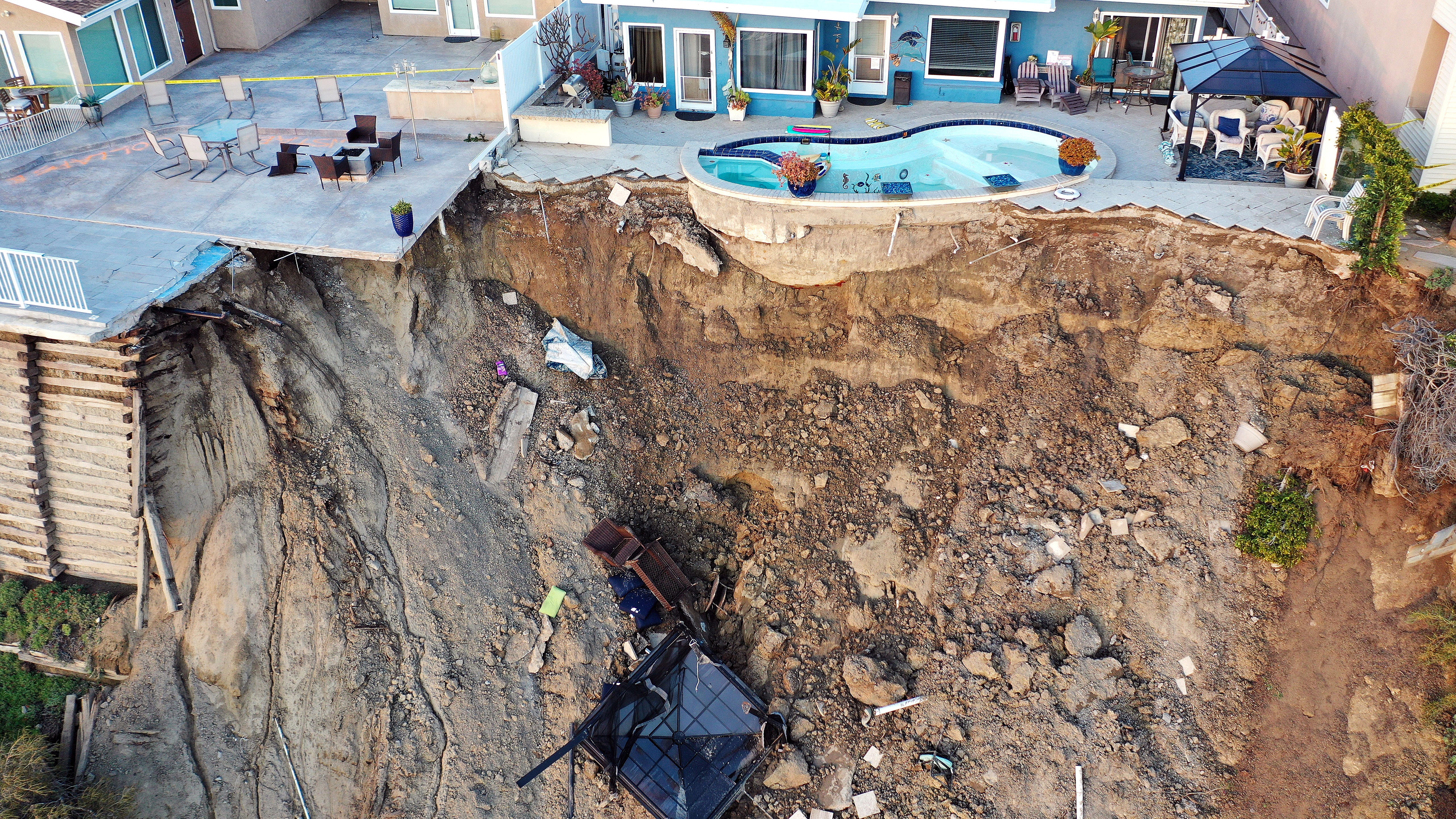 Orange County preps for another week of rain amid San Clemente landslide concerns
