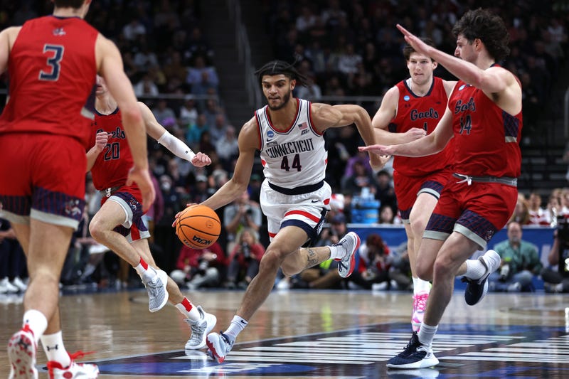 UConn's Andre Jackson, Jr. dribbles against the St. Mary's Gaels during the second round of the NCAA Men's Basketball Tournament in Albany, NY, 3/19/23  