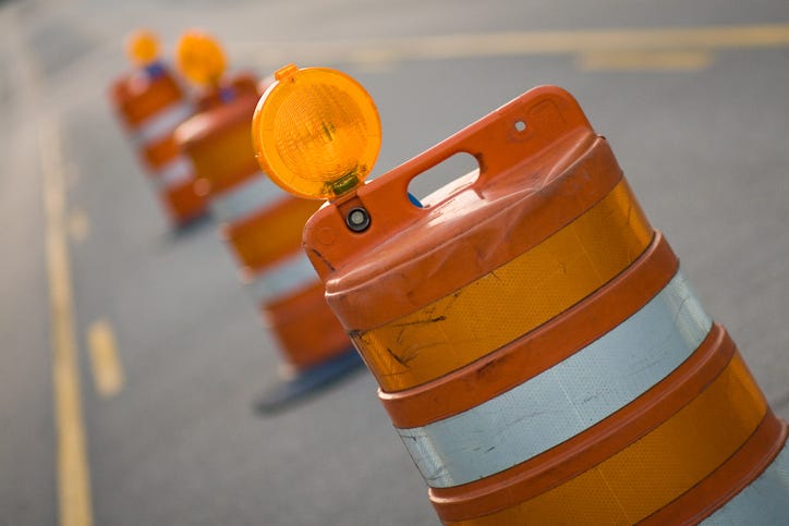 Off-duty officer hurt, civilian killed in Dallas construction zone crash