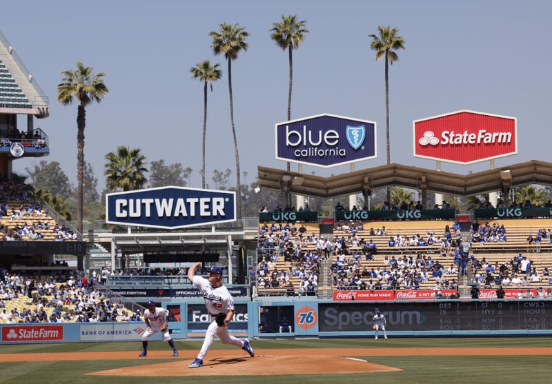 Noah Syndergaard #43 of the Los Angeles Dodgers pitches in his Dodger debut against the Arizona Diamondbacks during the first inning at Dodger Stadium on April 02, 2023 in Los Angeles, California.