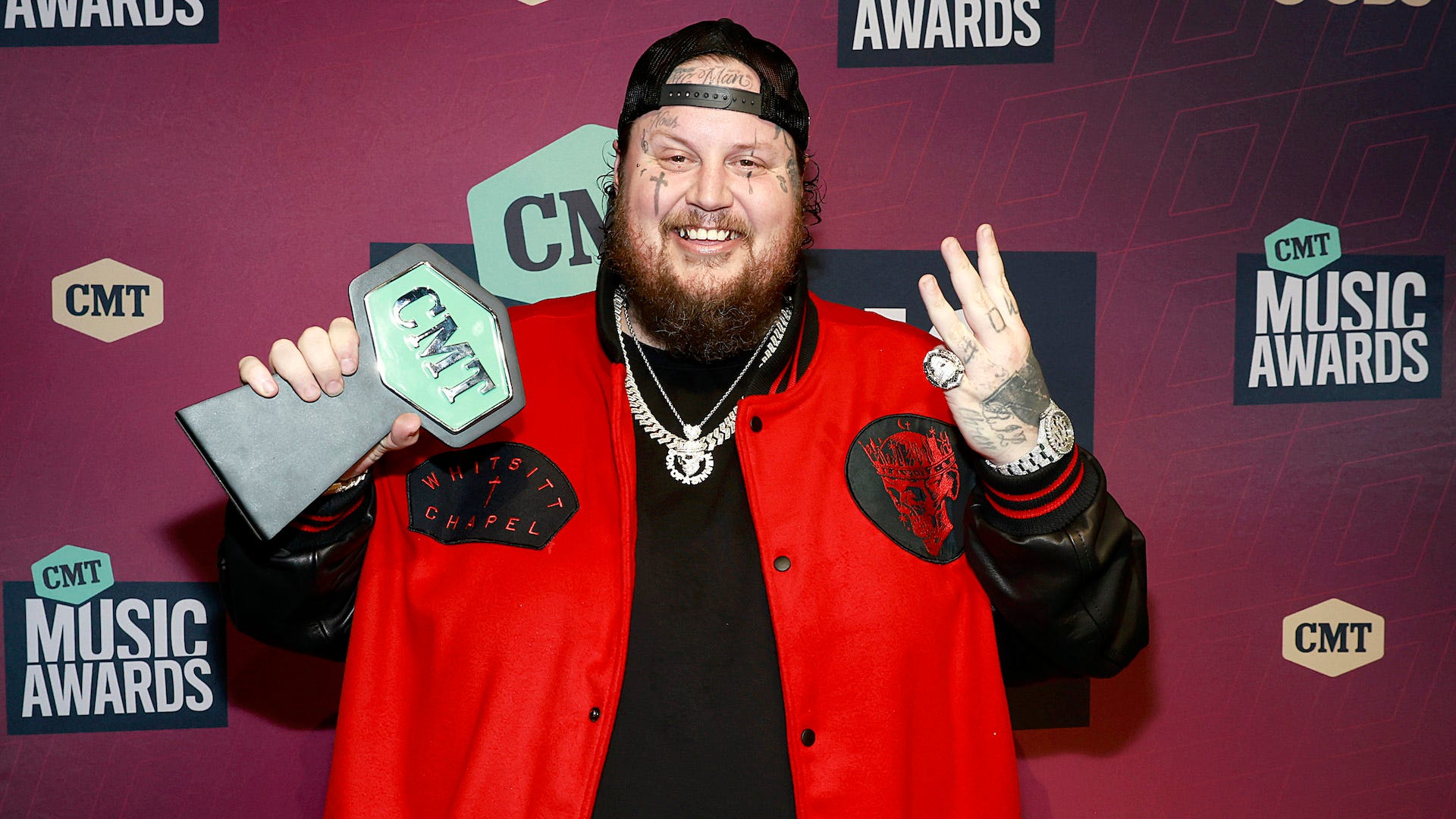 Jelly Roll arrives and reigns victorious at 2023 CMT Music Awards