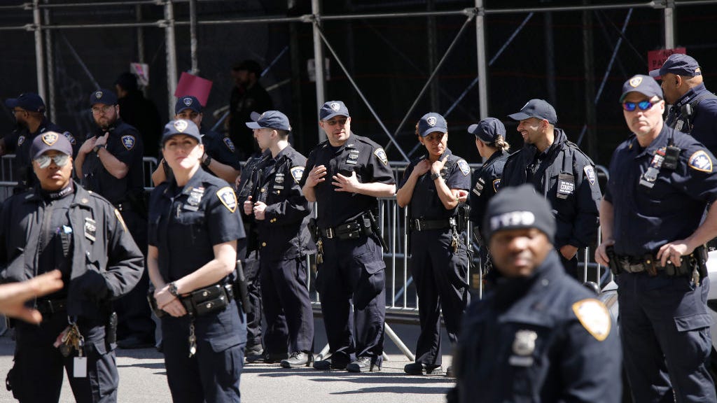Adams reaches 'historic' deal with NYPD's largest union to boost pay, change shifts
